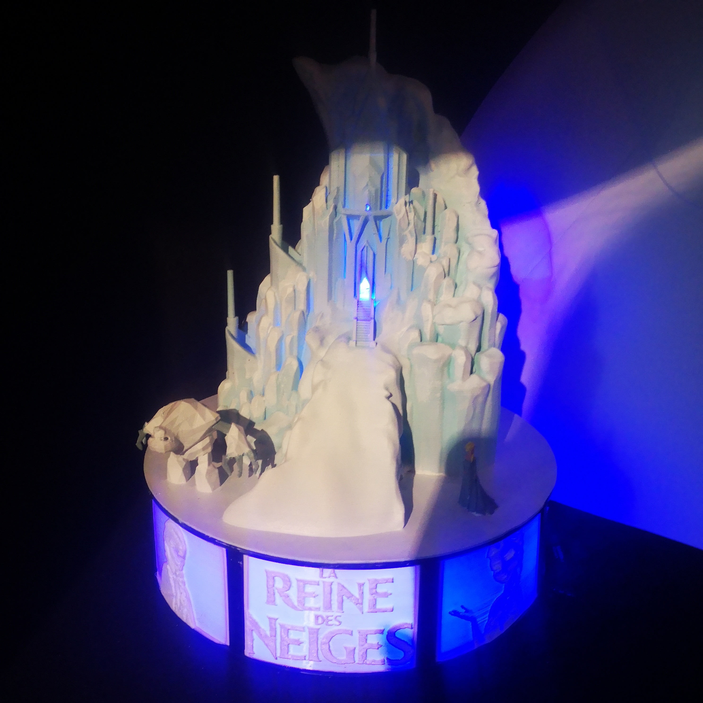 chateau reine des neiges by Stitchroadkiller Download free STL model