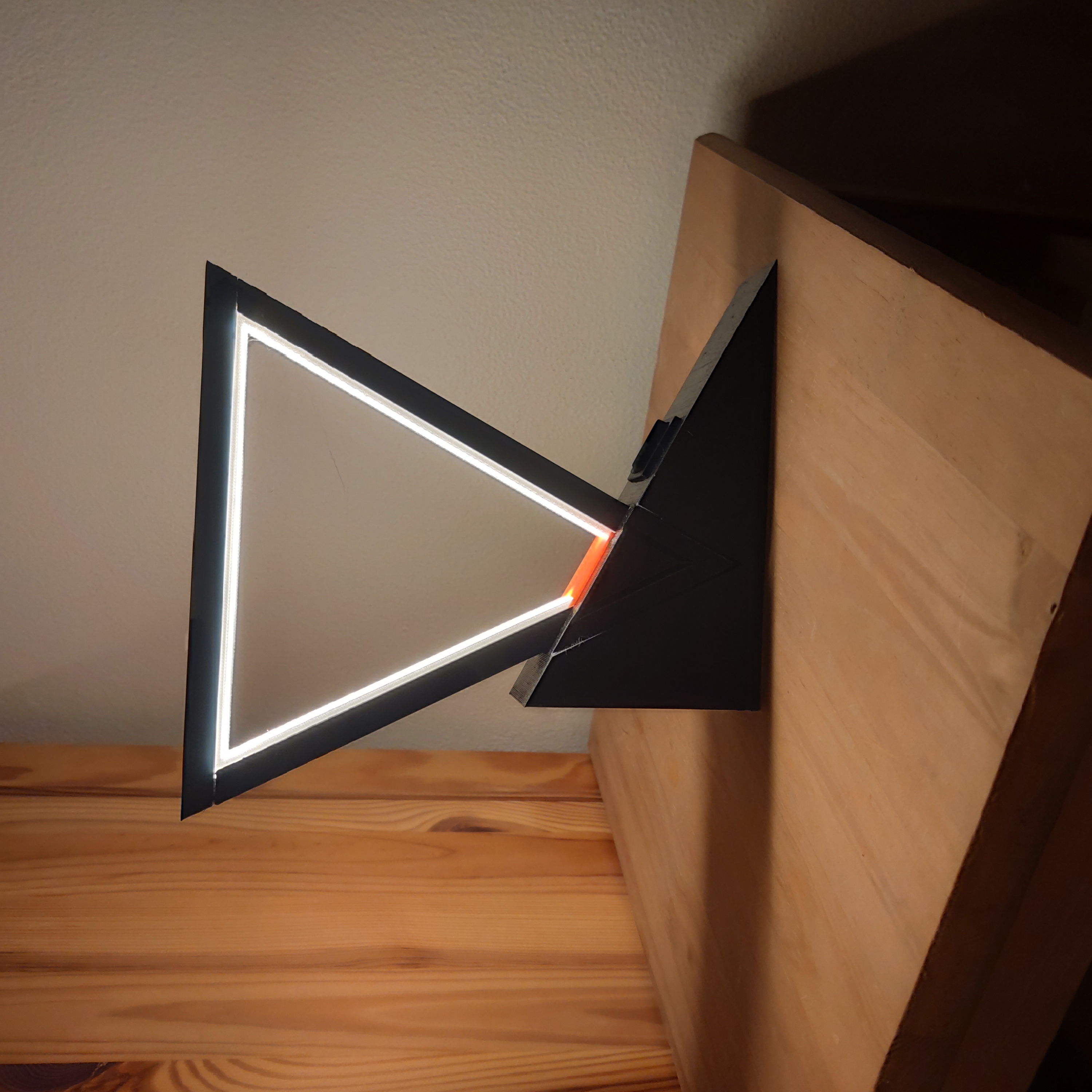 Miniatura 6 do modelo 3D Triangle Lamp