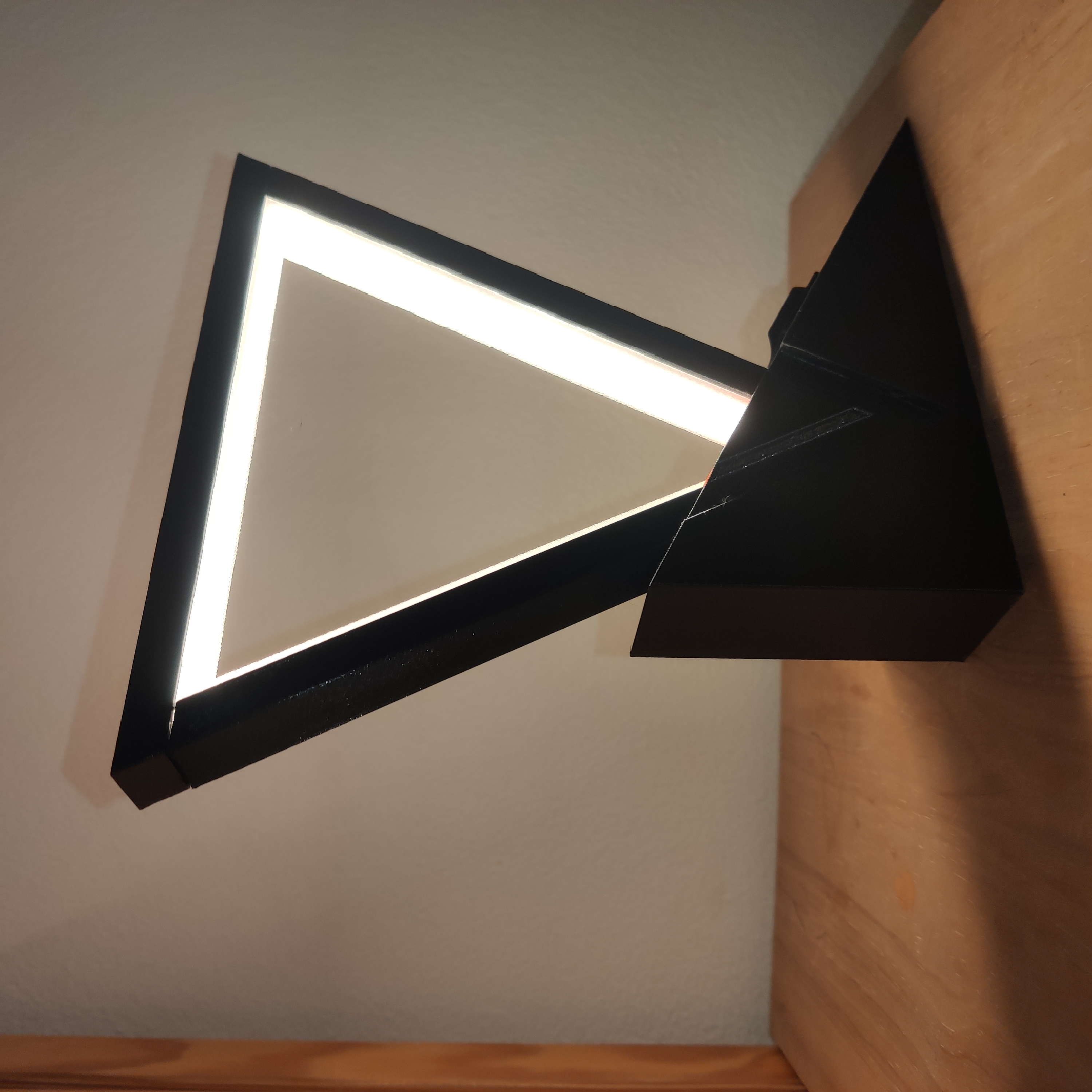 Miniatura 7 do modelo 3D Triangle Lamp