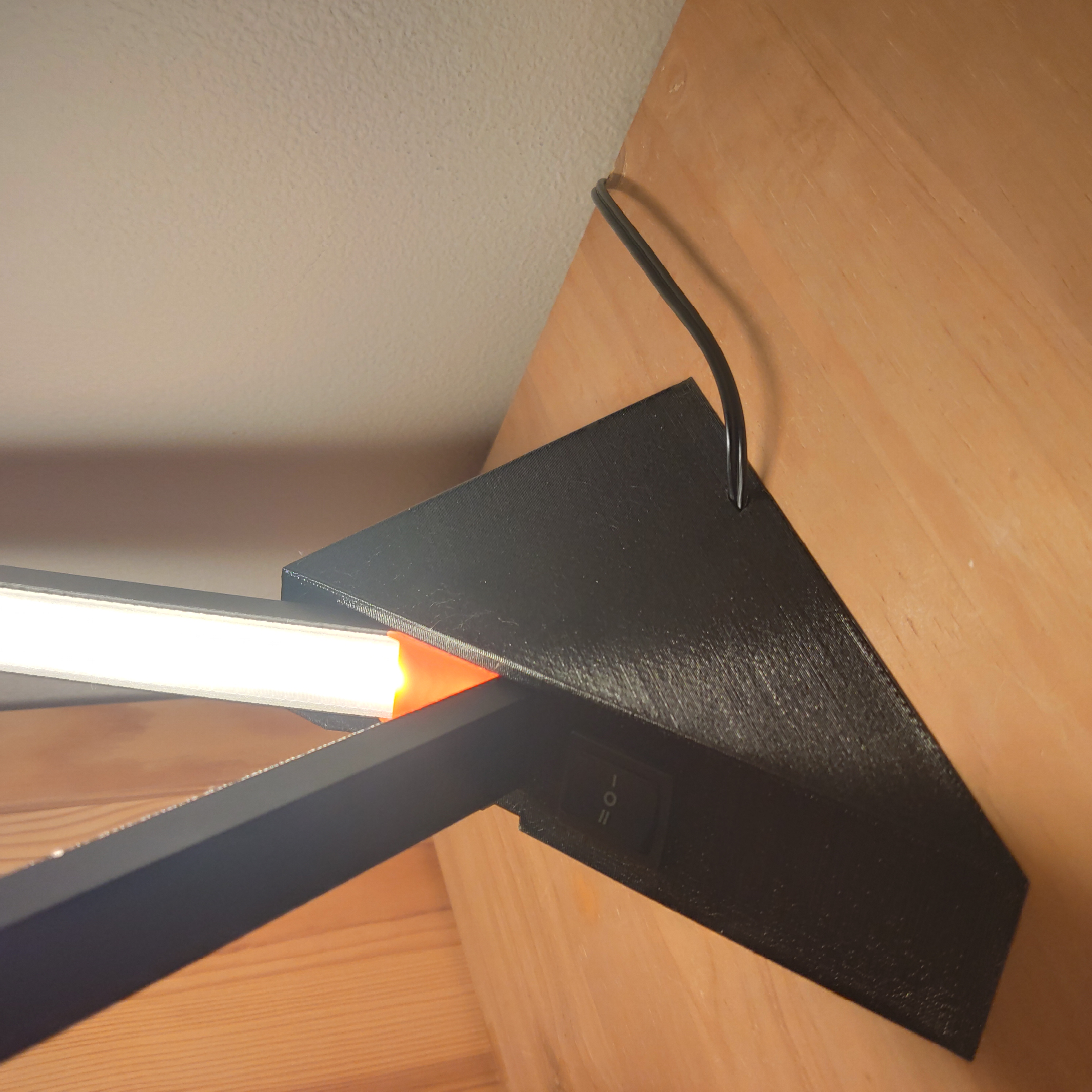 Miniatura 8 do modelo 3D Triangle Lamp