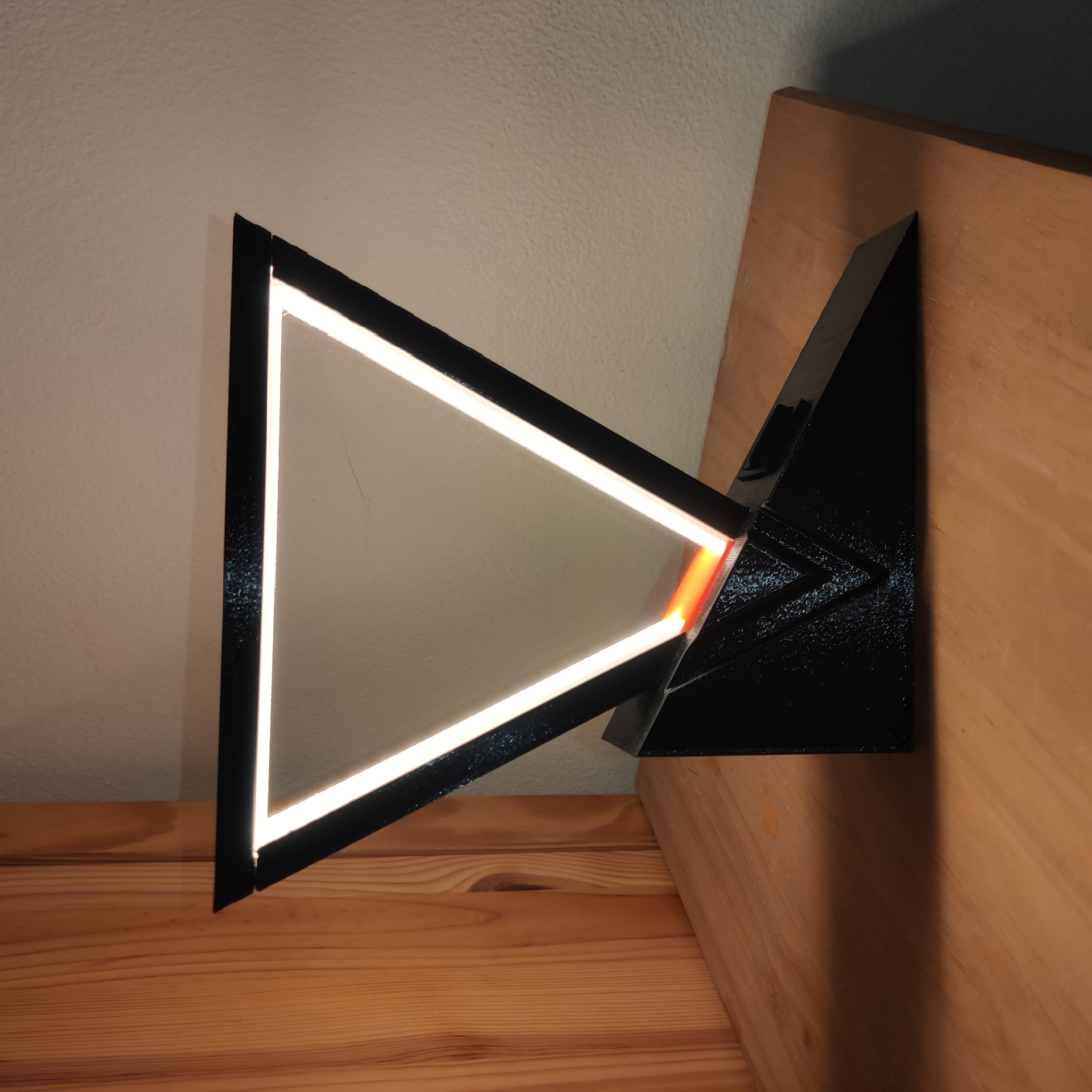 Miniatura 22 do modelo 3D Triangle Lamp