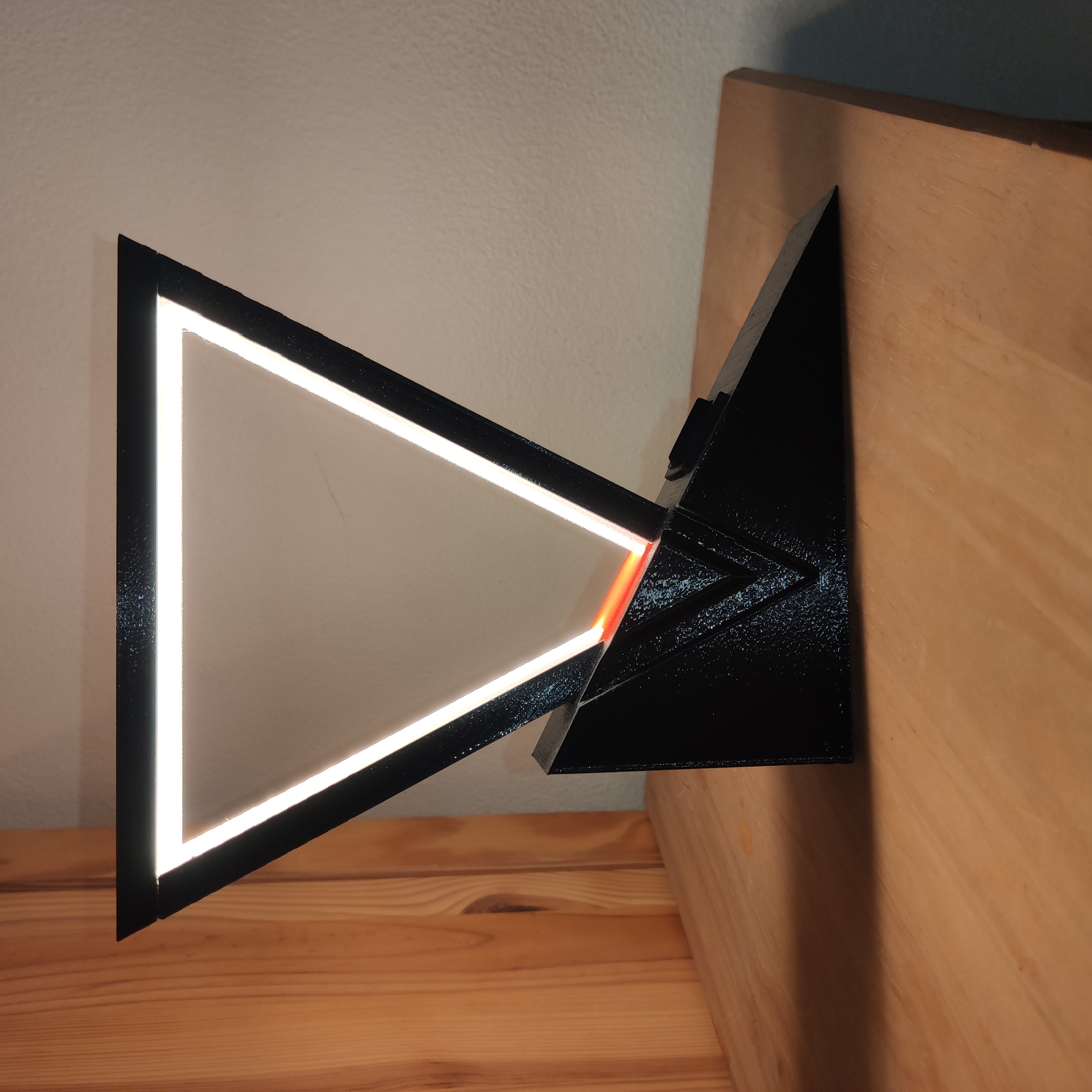 Miniatura 29 do modelo 3D Triangle Lamp