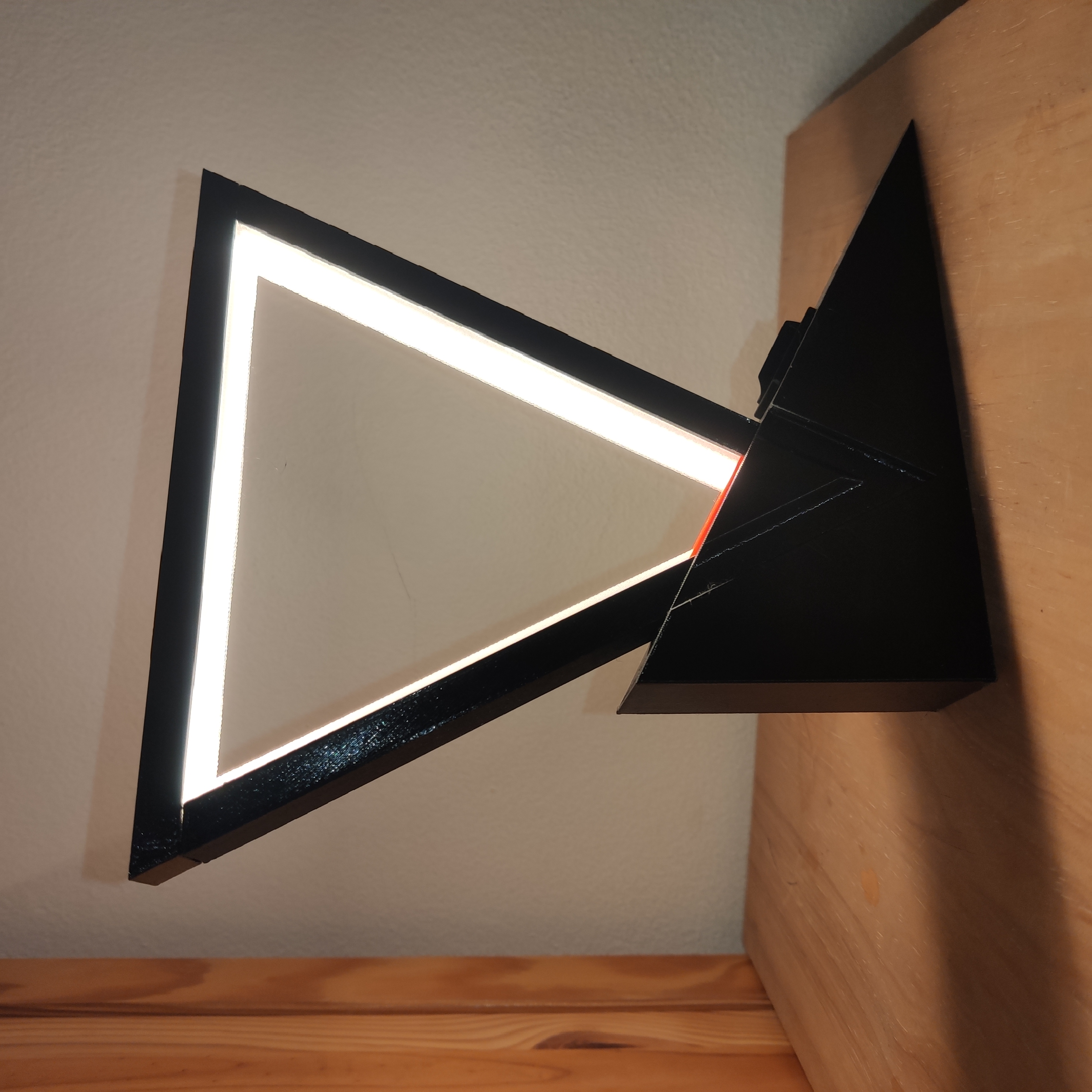Miniatura 30 do modelo 3D Triangle Lamp
