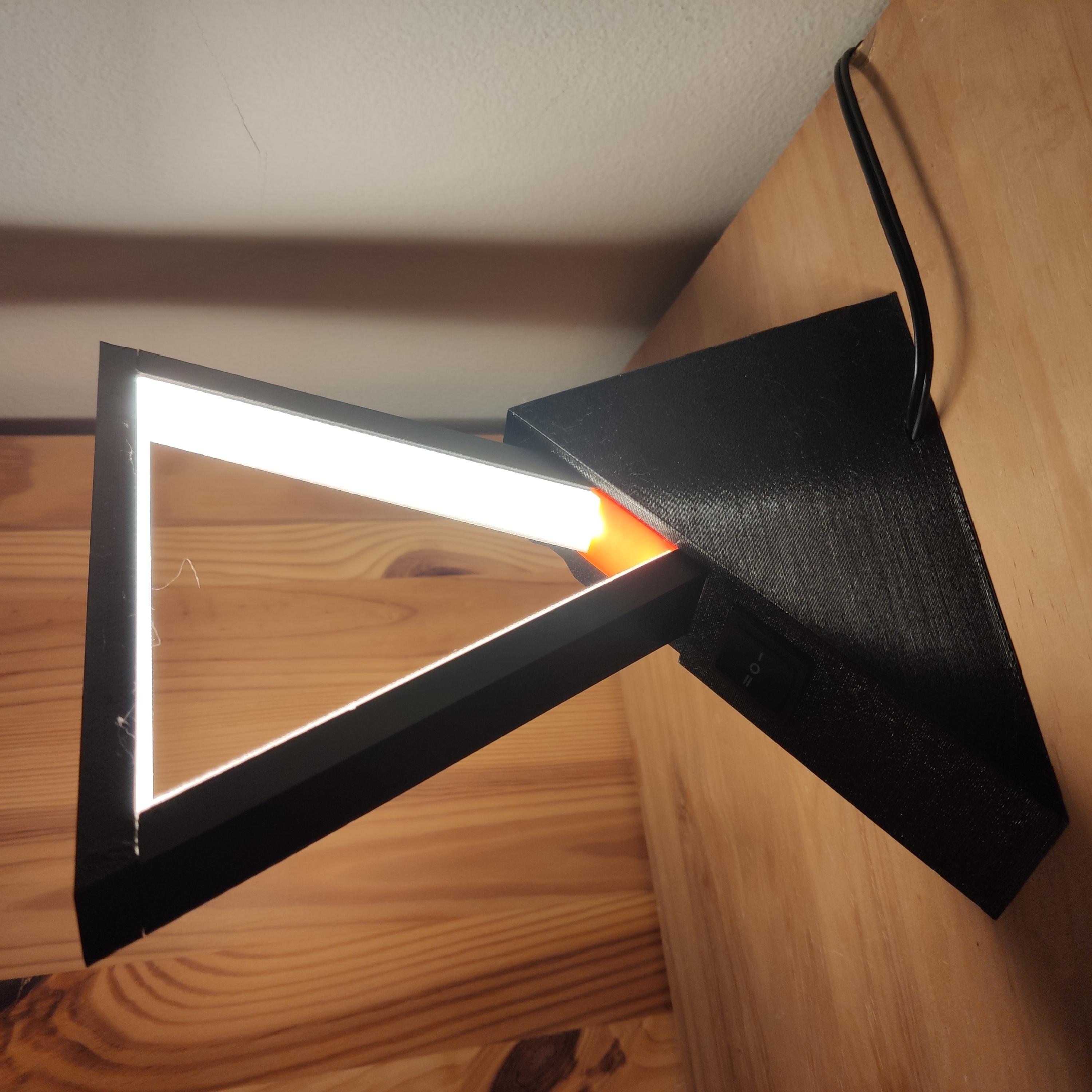 Miniatura 27 do modelo 3D Triangle Lamp