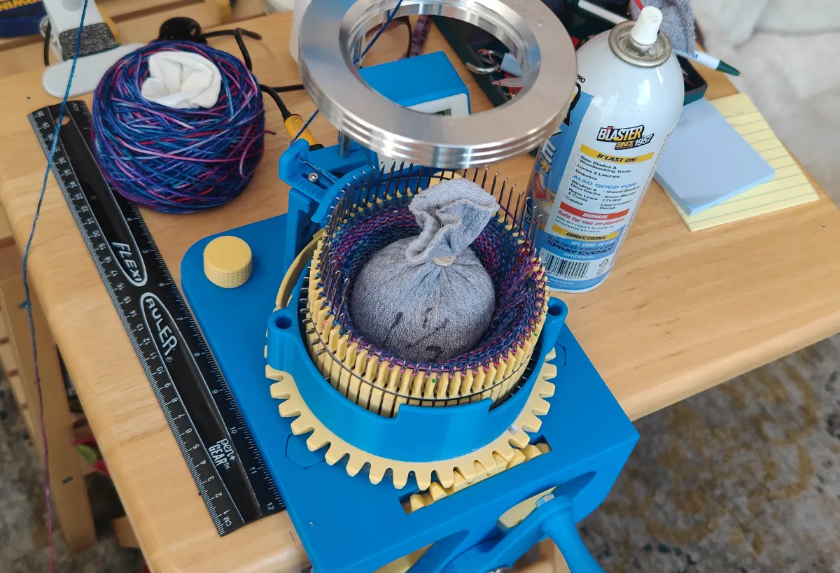 I made my mom a 3D printed Circular Sock Knitting Machine! : r