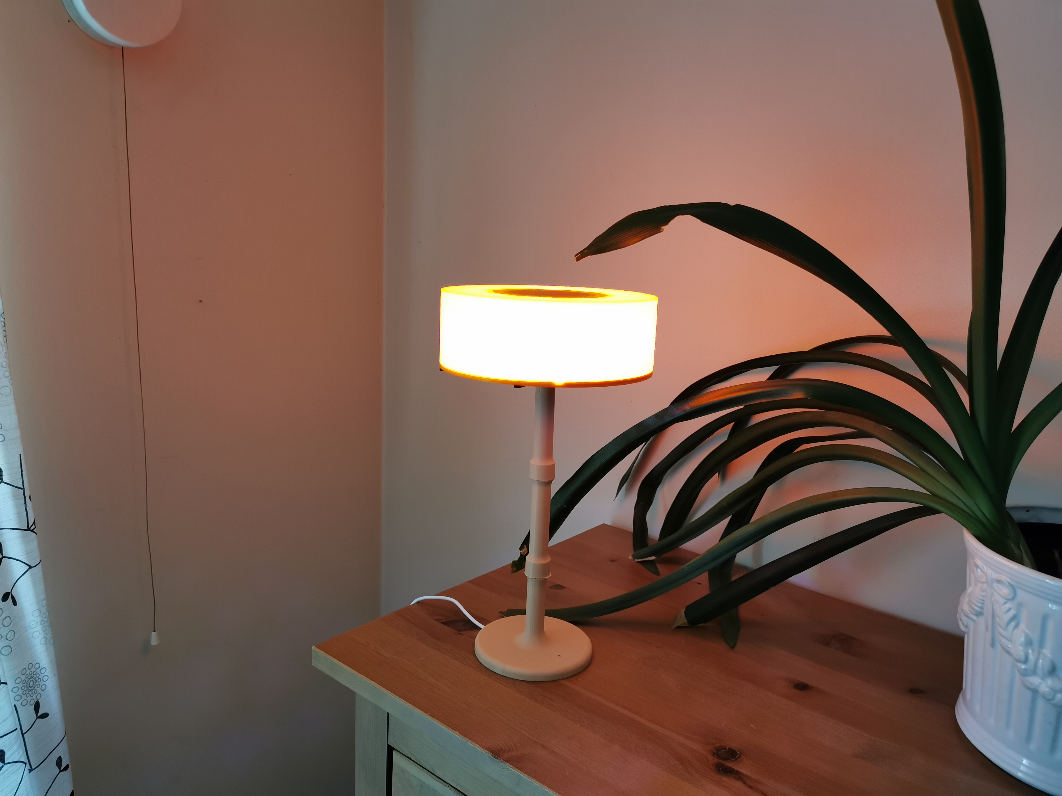 Miniatura 4 do modelo 3D Upcycling Table Lamp