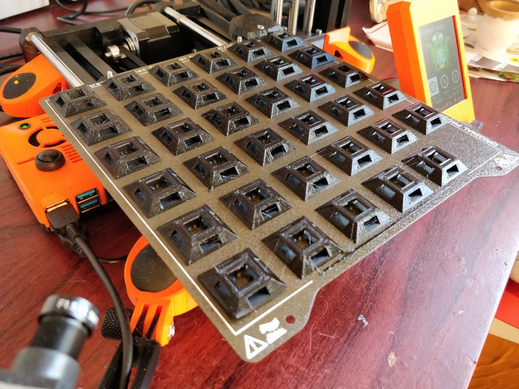 Cable Tie Mounting Pad - With screw hole (no supports)