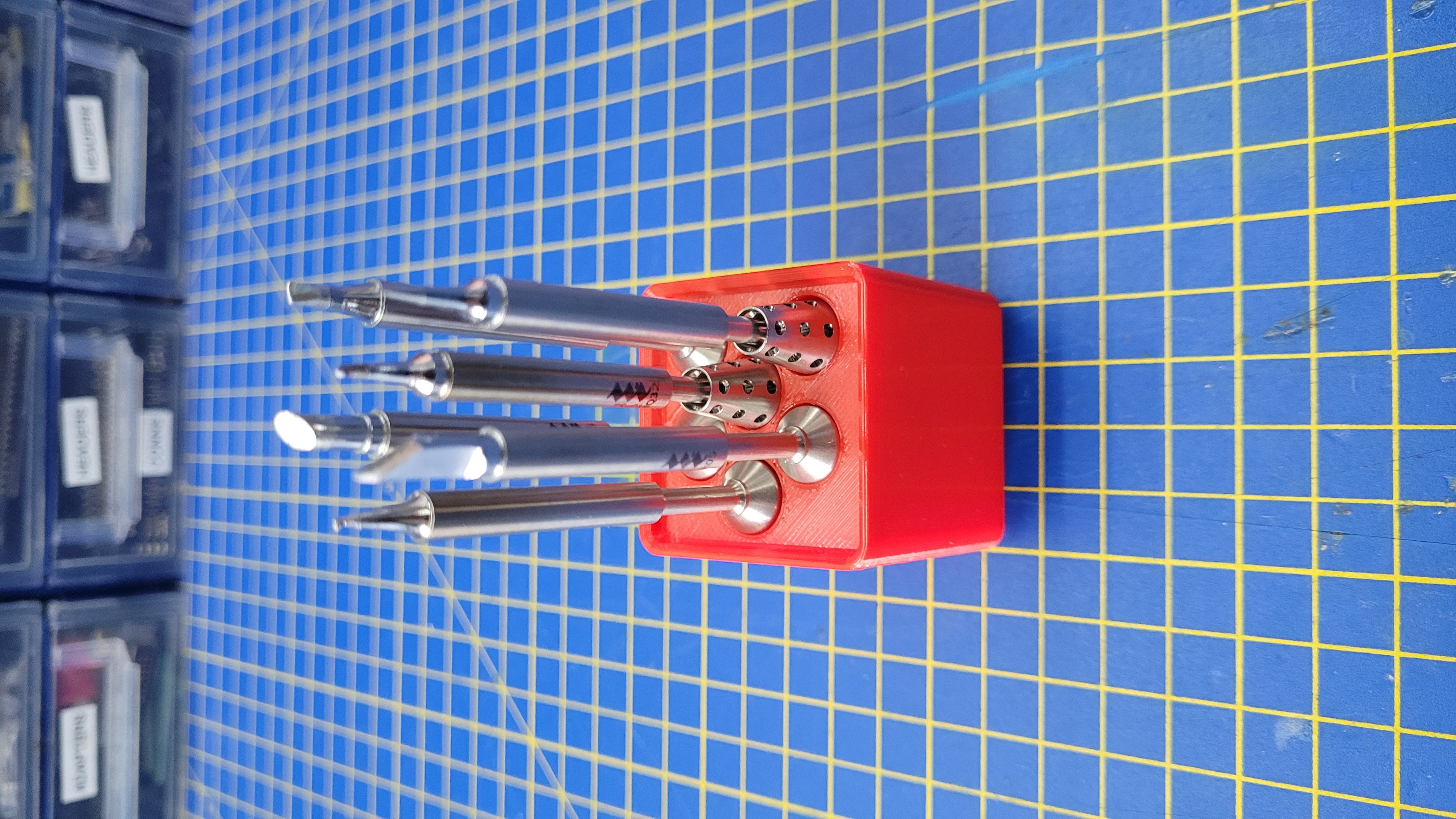 Gridfinity holder for 6 TS100 tips