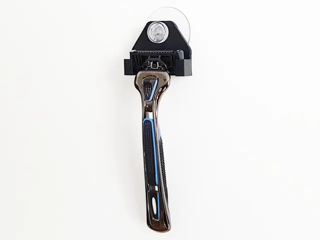 Holder for men's razor (made to fit discounter Aldi size razors)