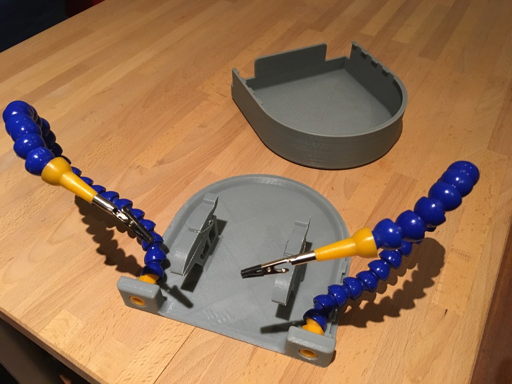 A storable, many armed, Lötgnu - Third hand, soldering aid, with storage case