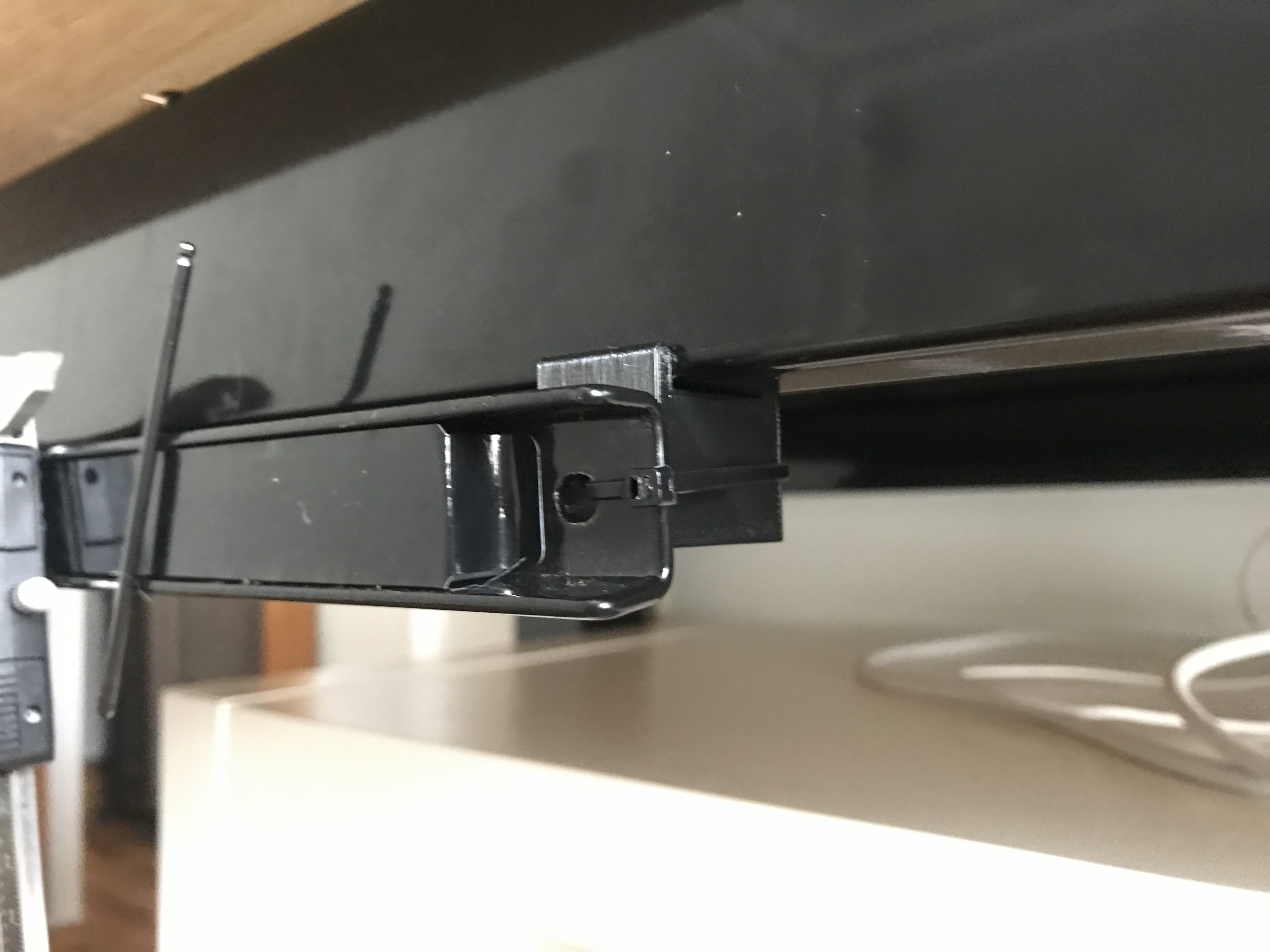 Miniatura 4 do modelo 3D Husky Workbench Hooks