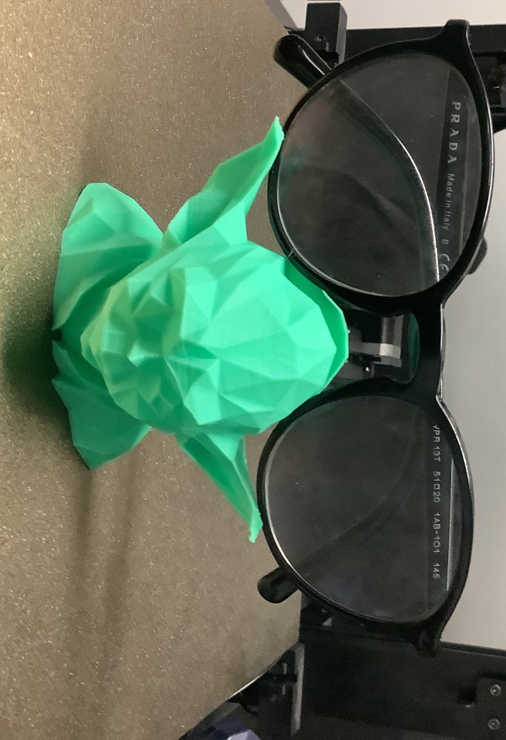 Low-Poly Yoda Eyeglass Holder