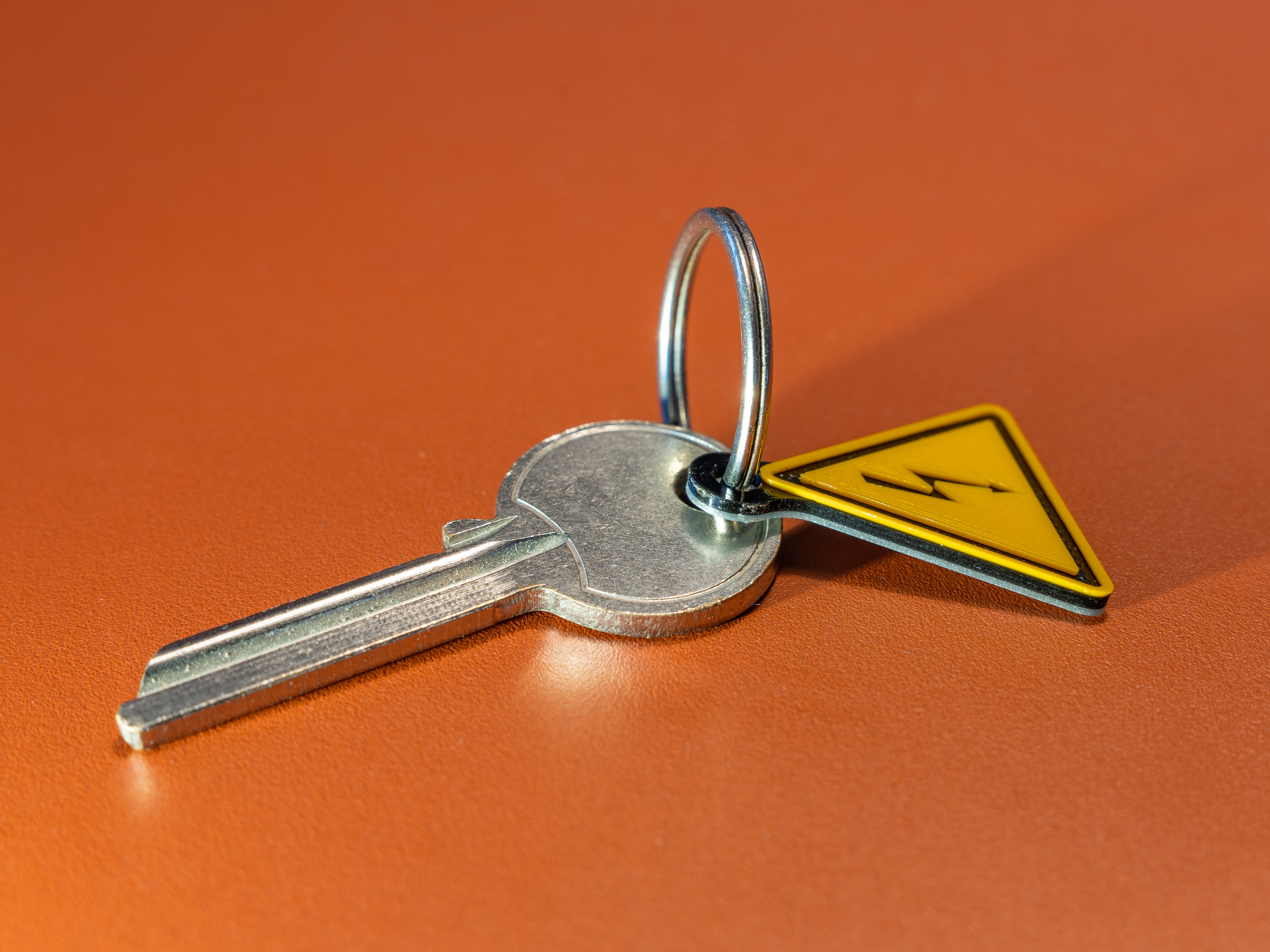 Miniatura 2 do modelo 3D High Voltage Keychain