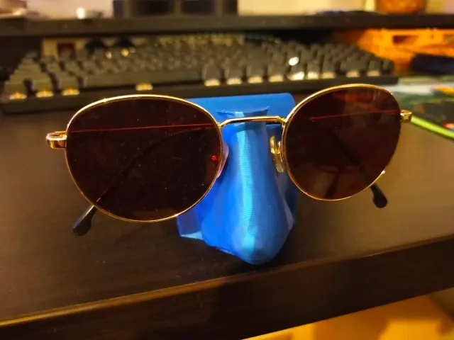Nose eyeglass holder