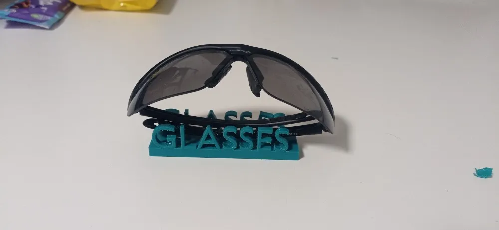SEMAPHORE Car Visor Sunglasses Case Clip Eyeglasses Storage Holder  Organizer Carbon Print(Black) Compatible with Hundai Aura : Amazon.in: Car  & Motorbike