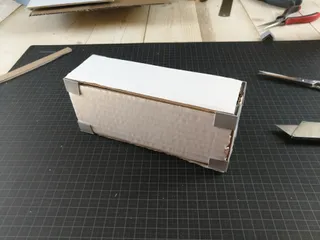 Customizable packaging with Corner Brackets