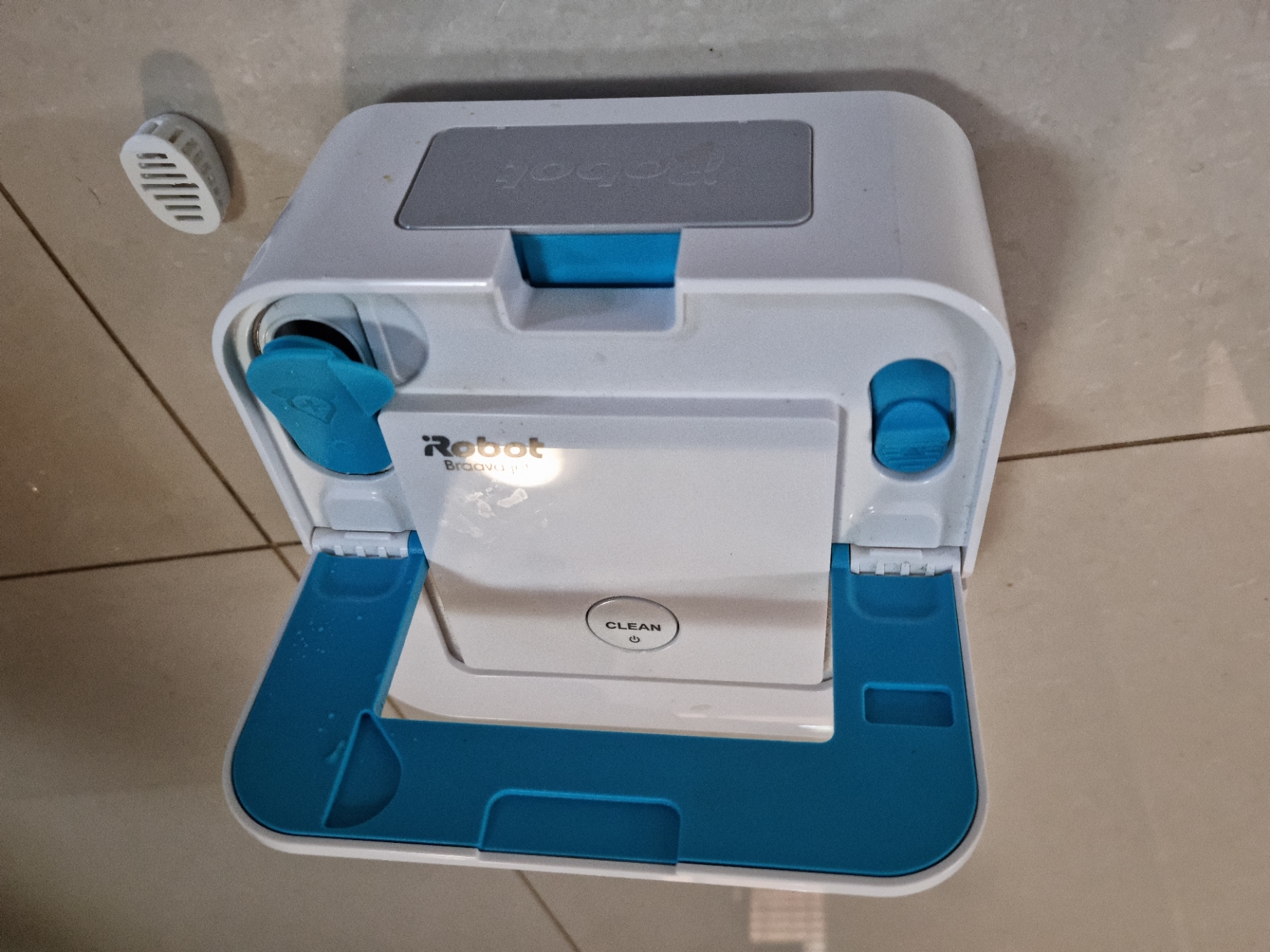 Miniatura 2 do modelo 3D iRobot Robo Mop Vent