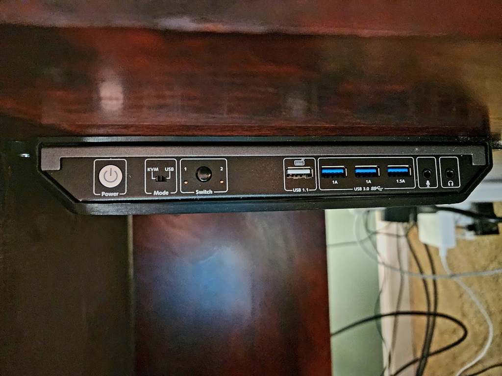 4KSW21-DM AV Access Dual Monitor 4K HDMI KVM Hub Switch Mount