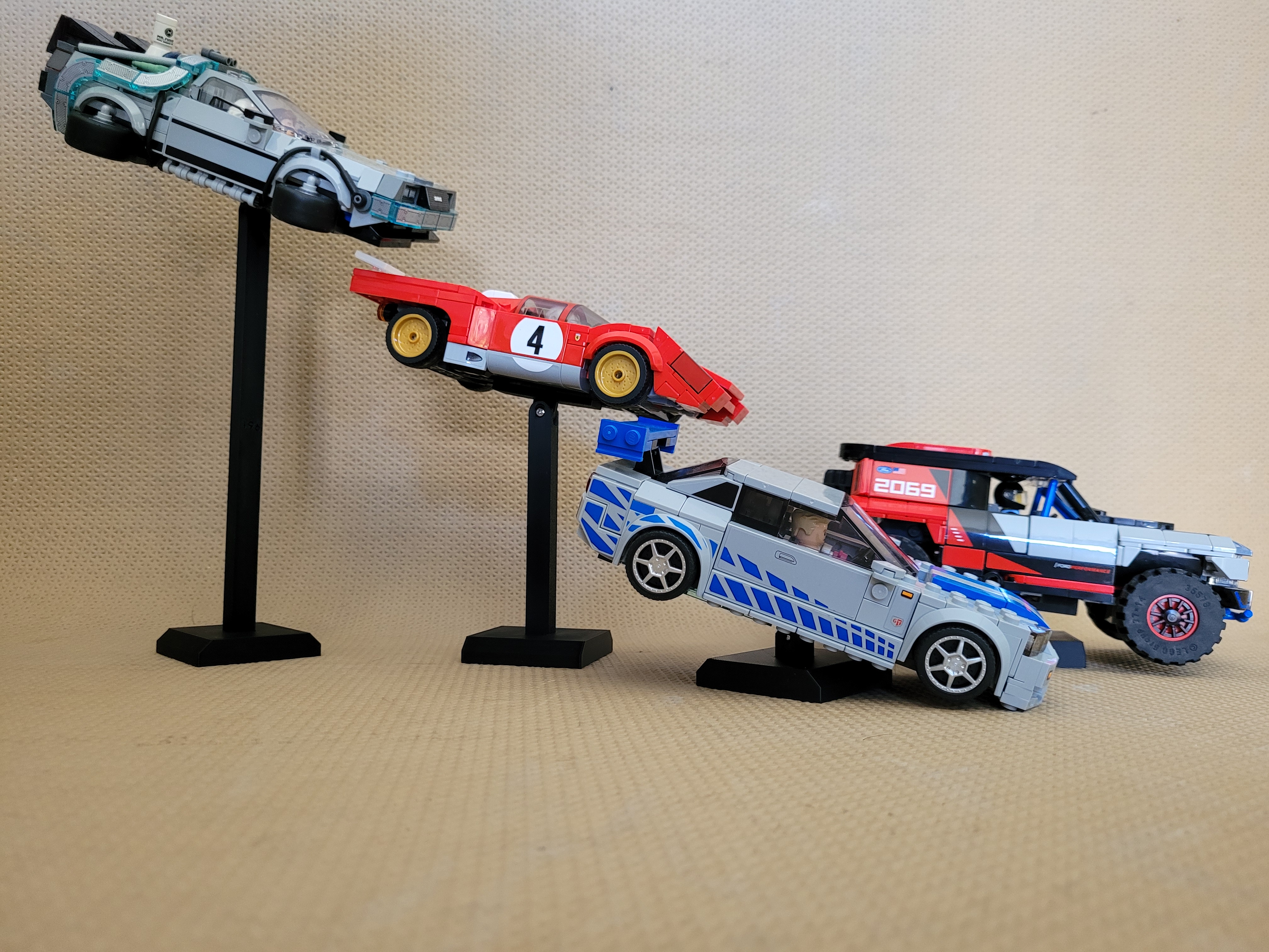 Tilt stand for LEGO Speed Champions