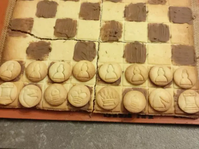 Chess cookie cutter