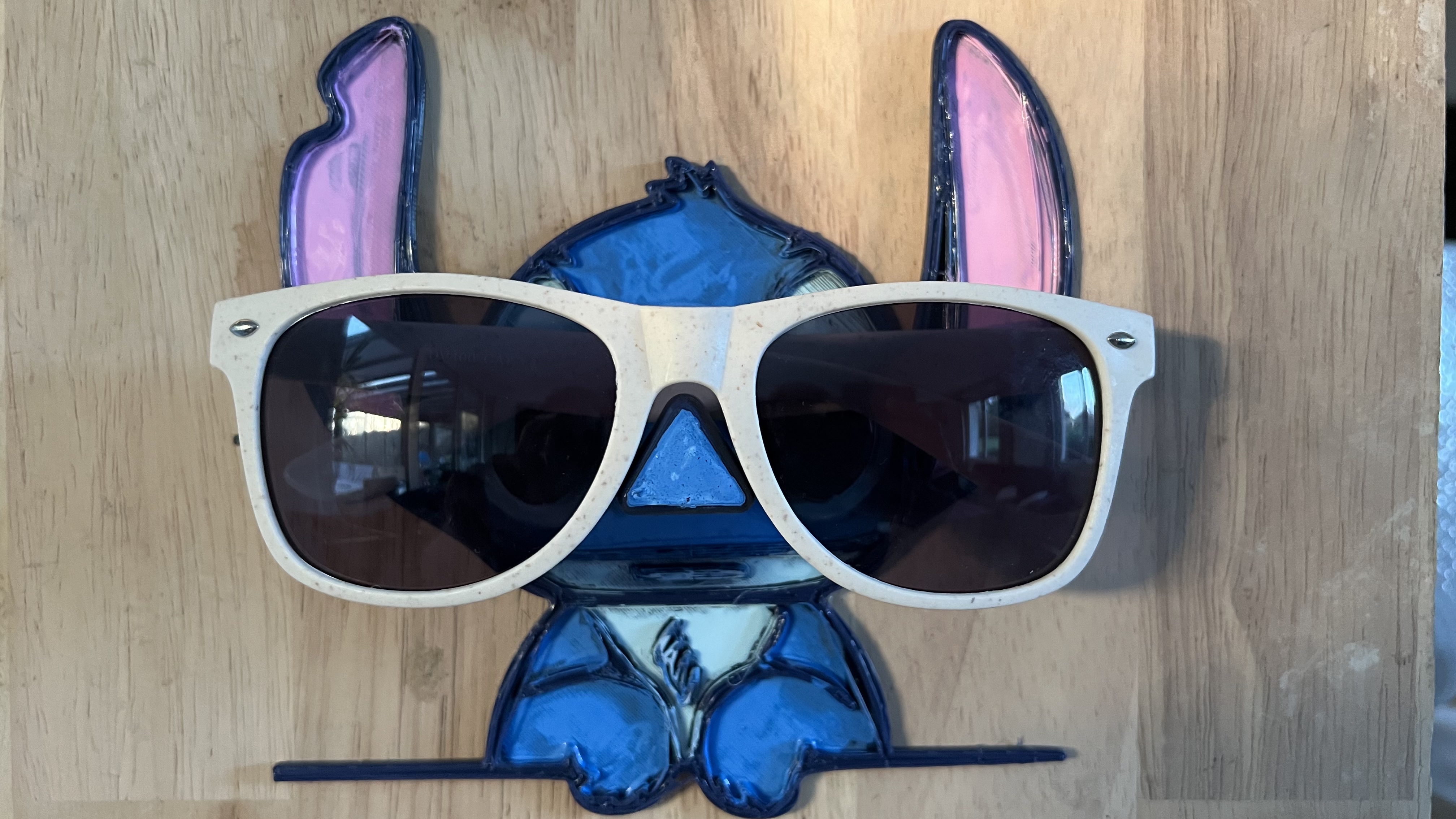 Stitch Glasses Holder