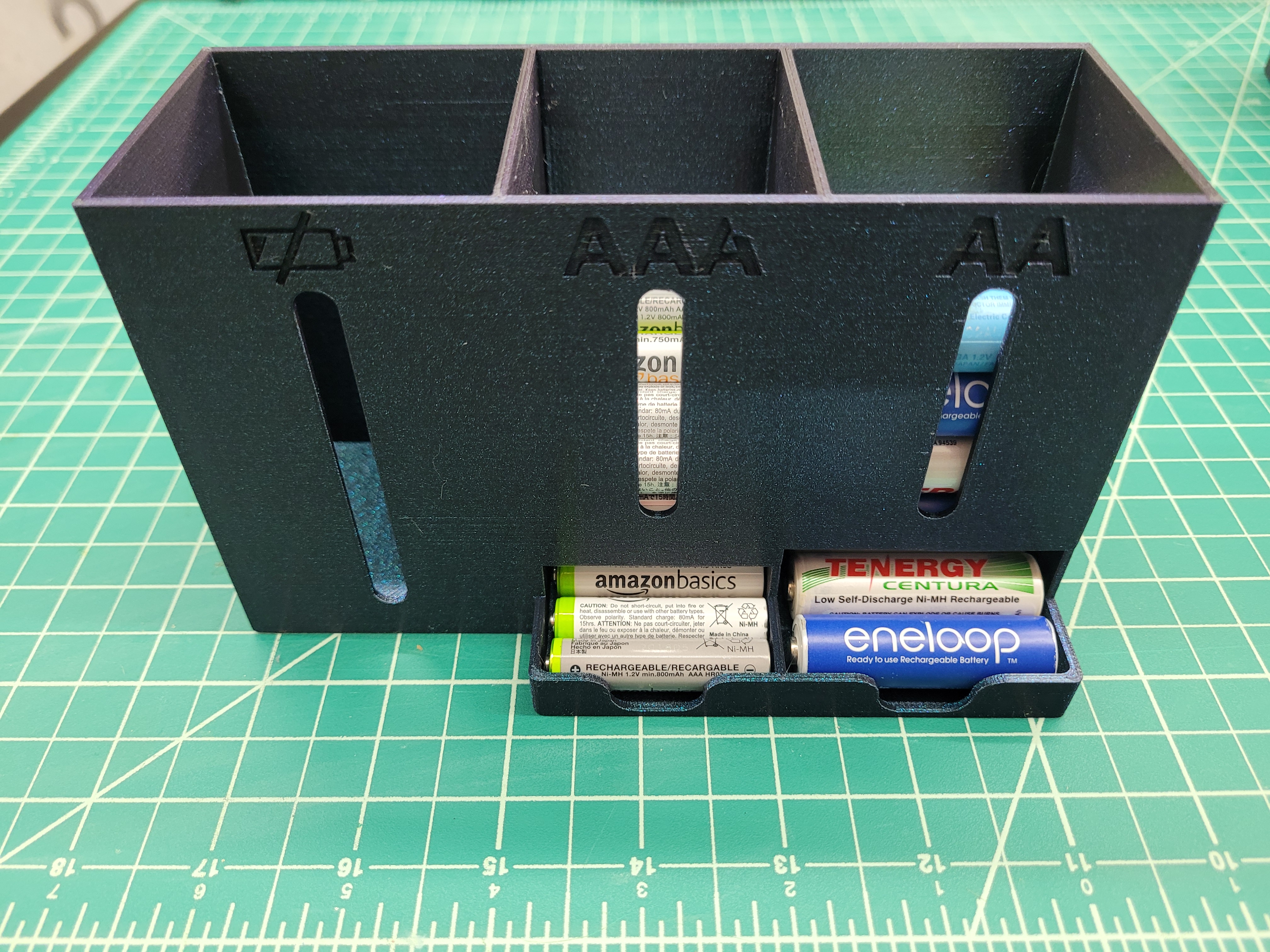 Battery Holder (AA/AAA/Discharged) 3D model thumbnail