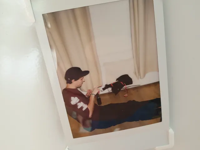 InstaX X-frame thumbtack/magnetic holder