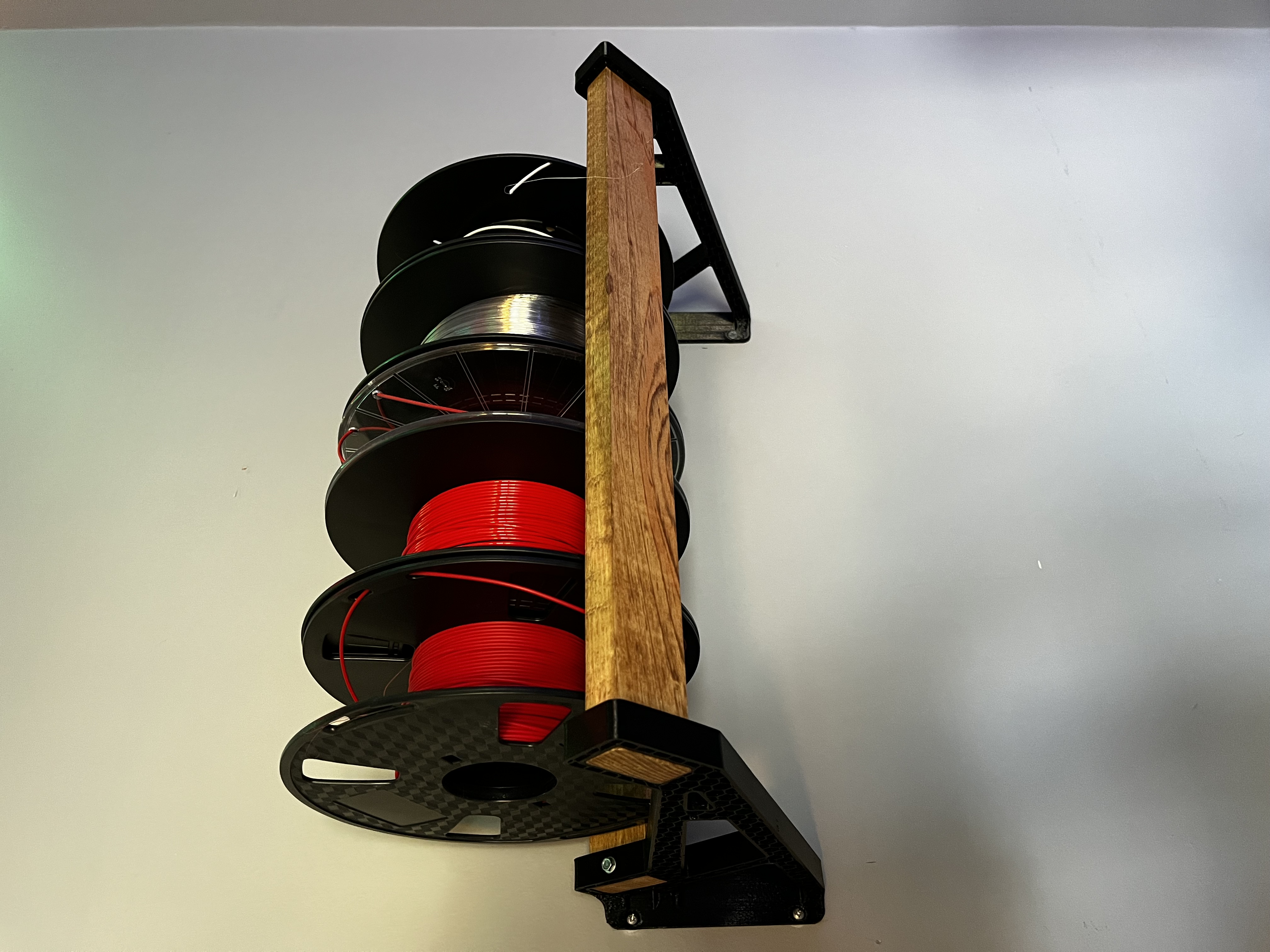 Topology optimized filament shelf bracket