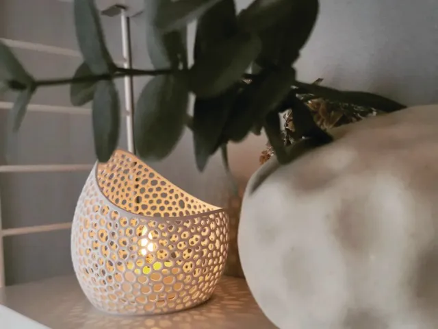 Design voronoi candle holder