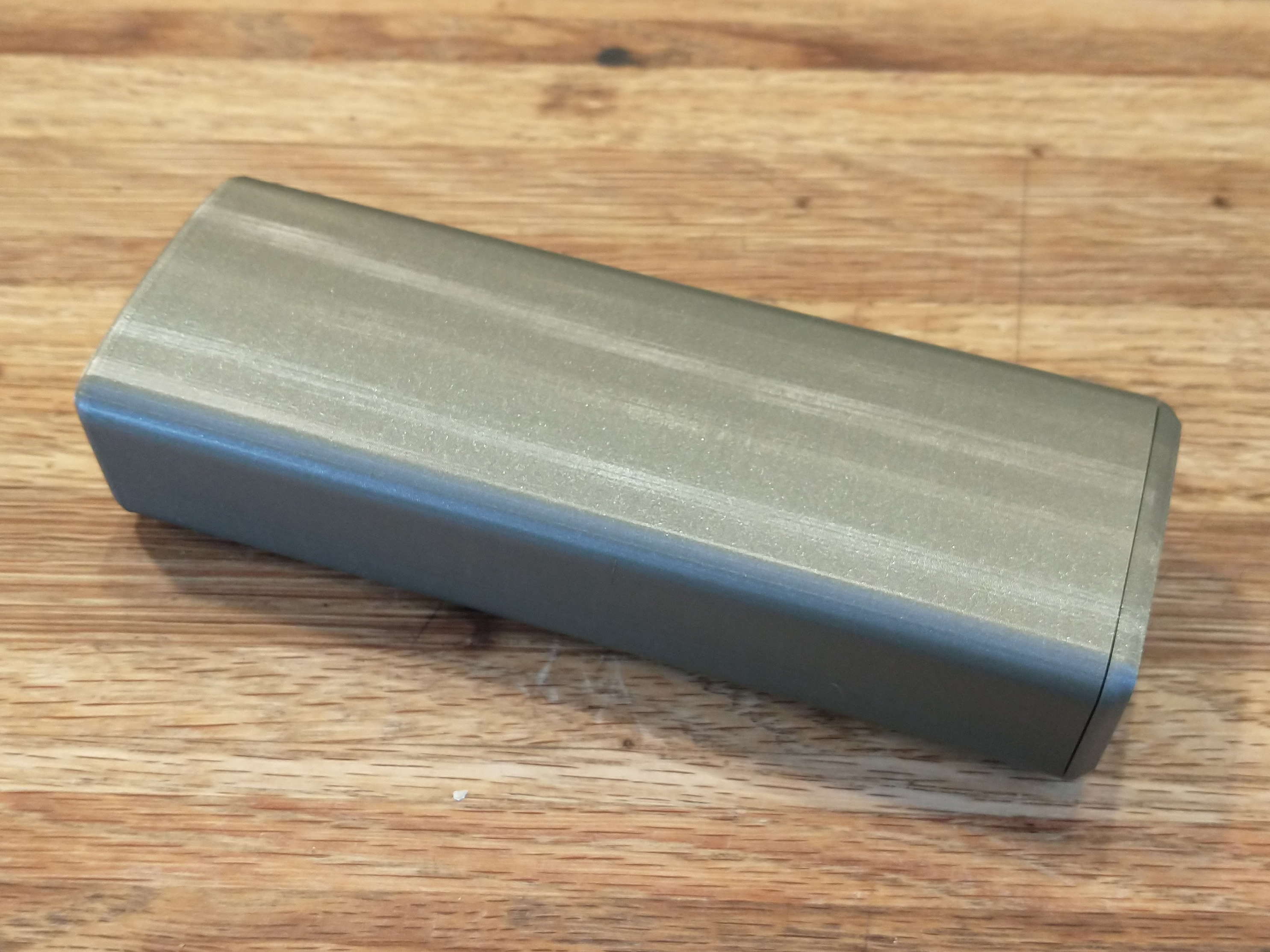 Miniatura 2 do modelo 3D Spring-Loaded Glasses Case
