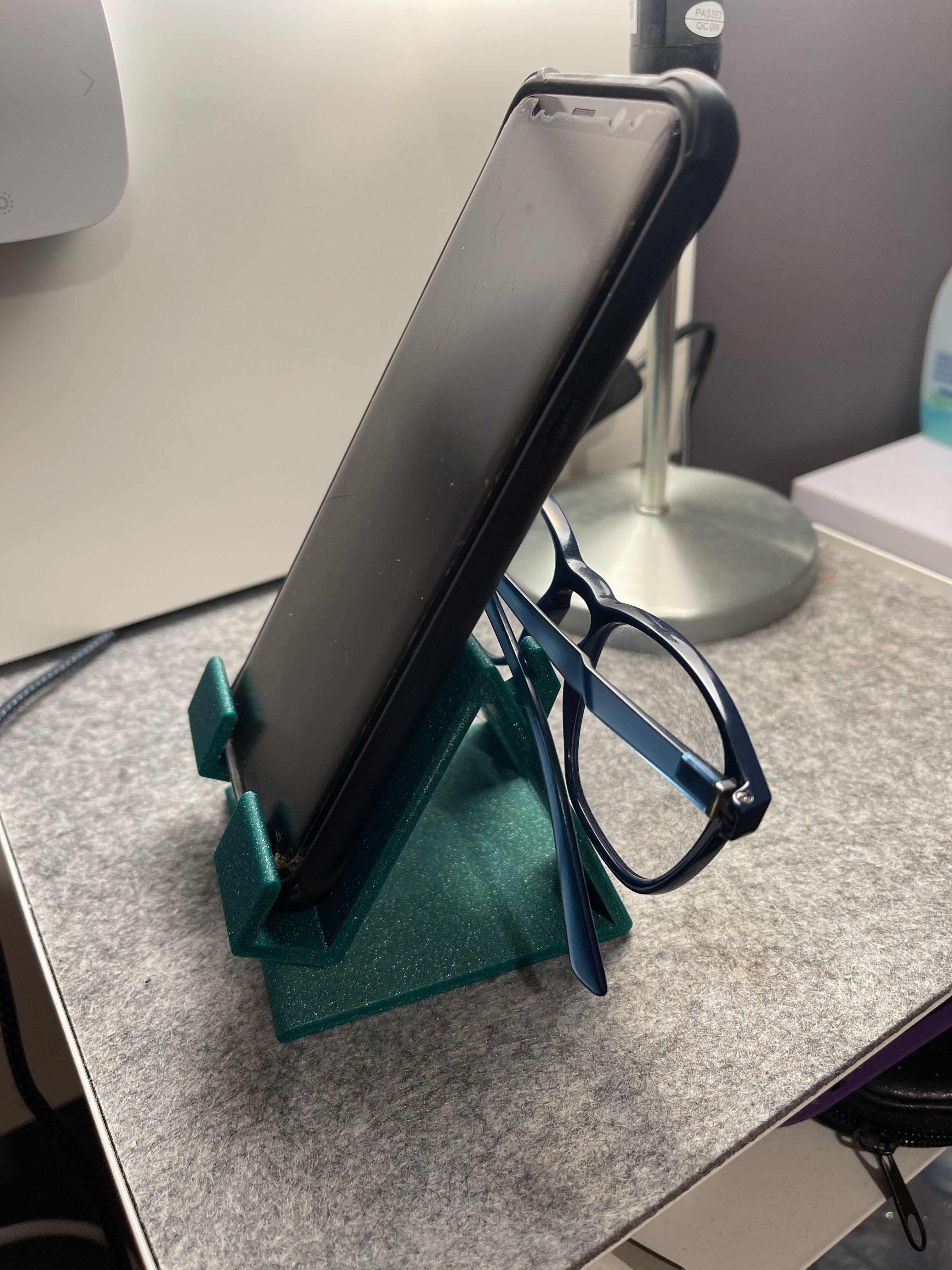 glasses & phone holder