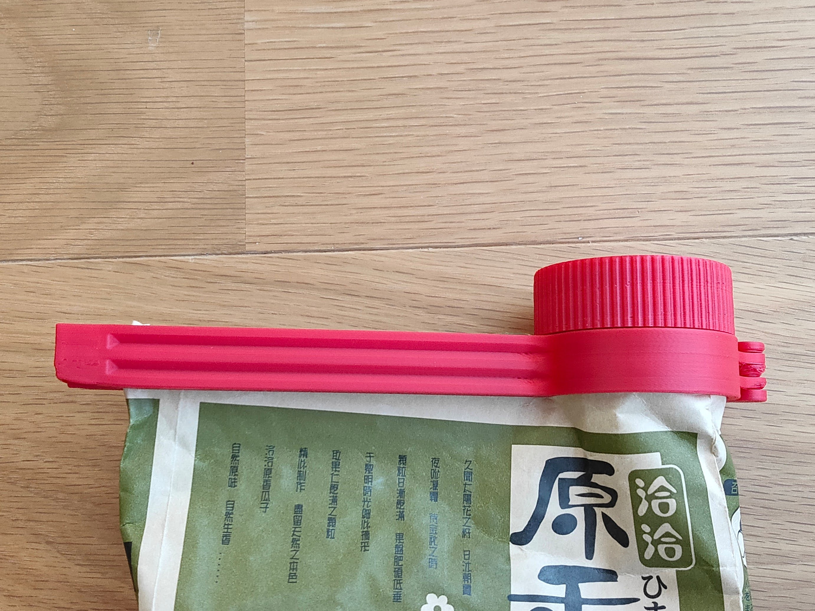 Bag Clip with Screw Cap