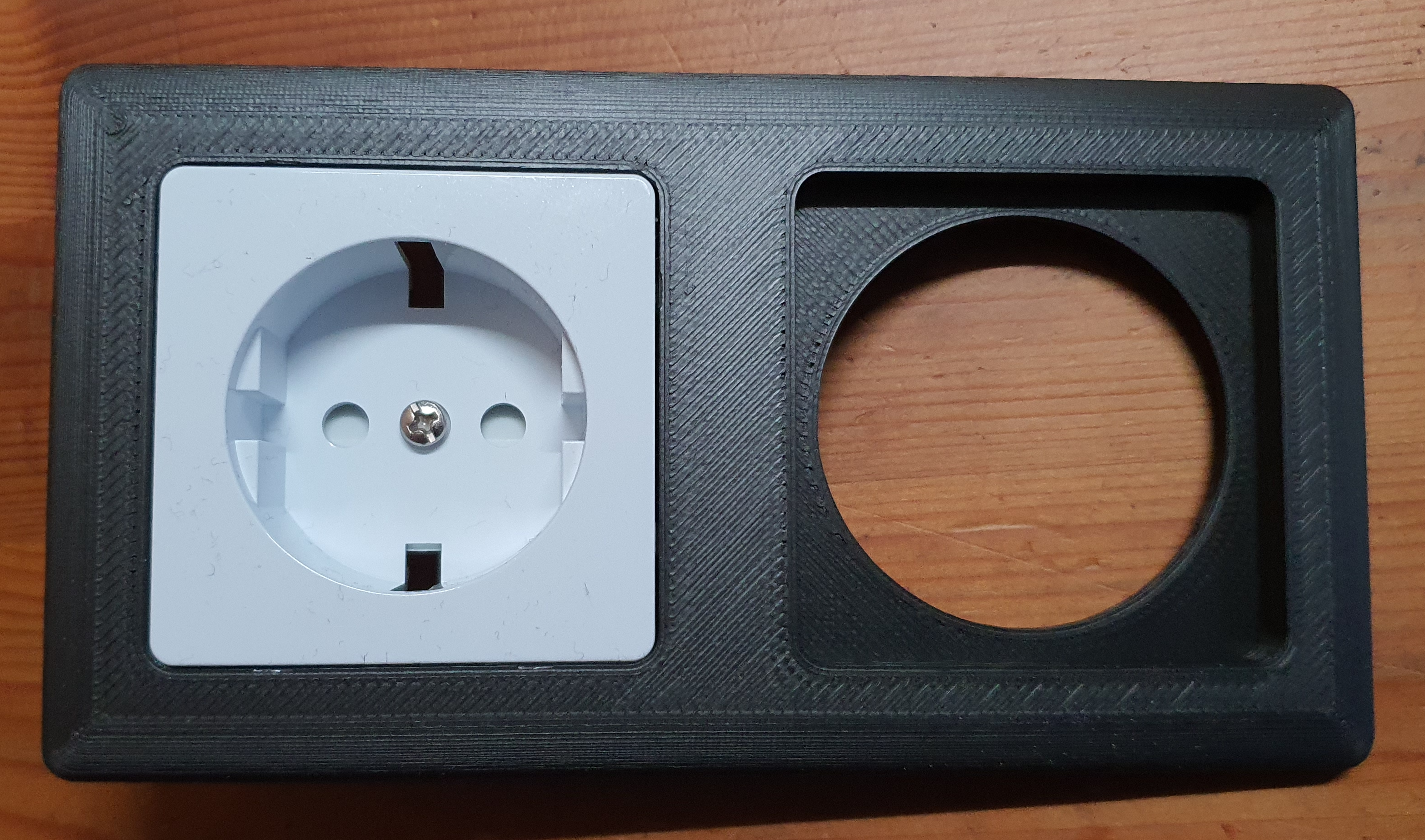 socket cover / Steckdosenabdeckung / 2x