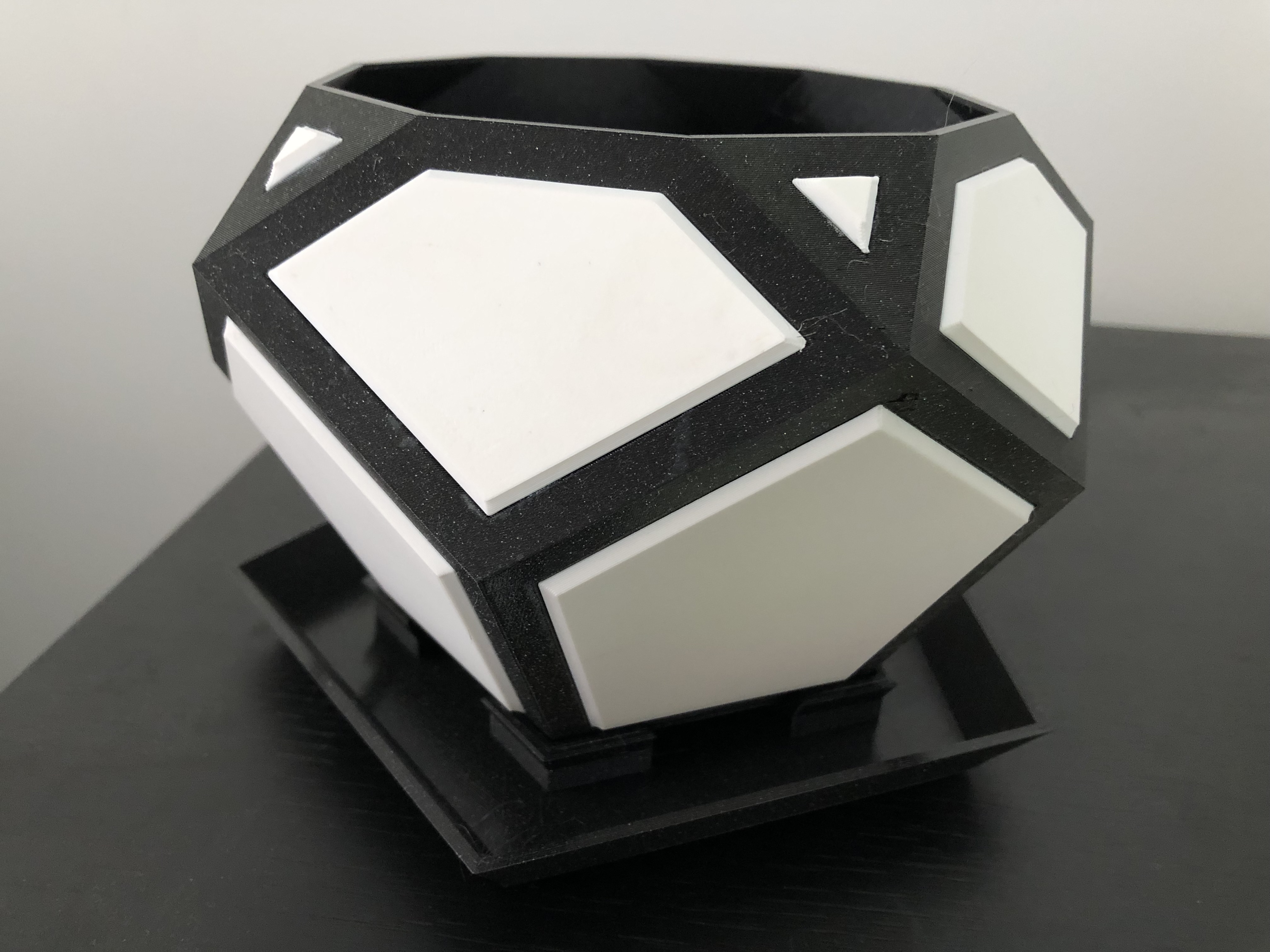 Flower pot