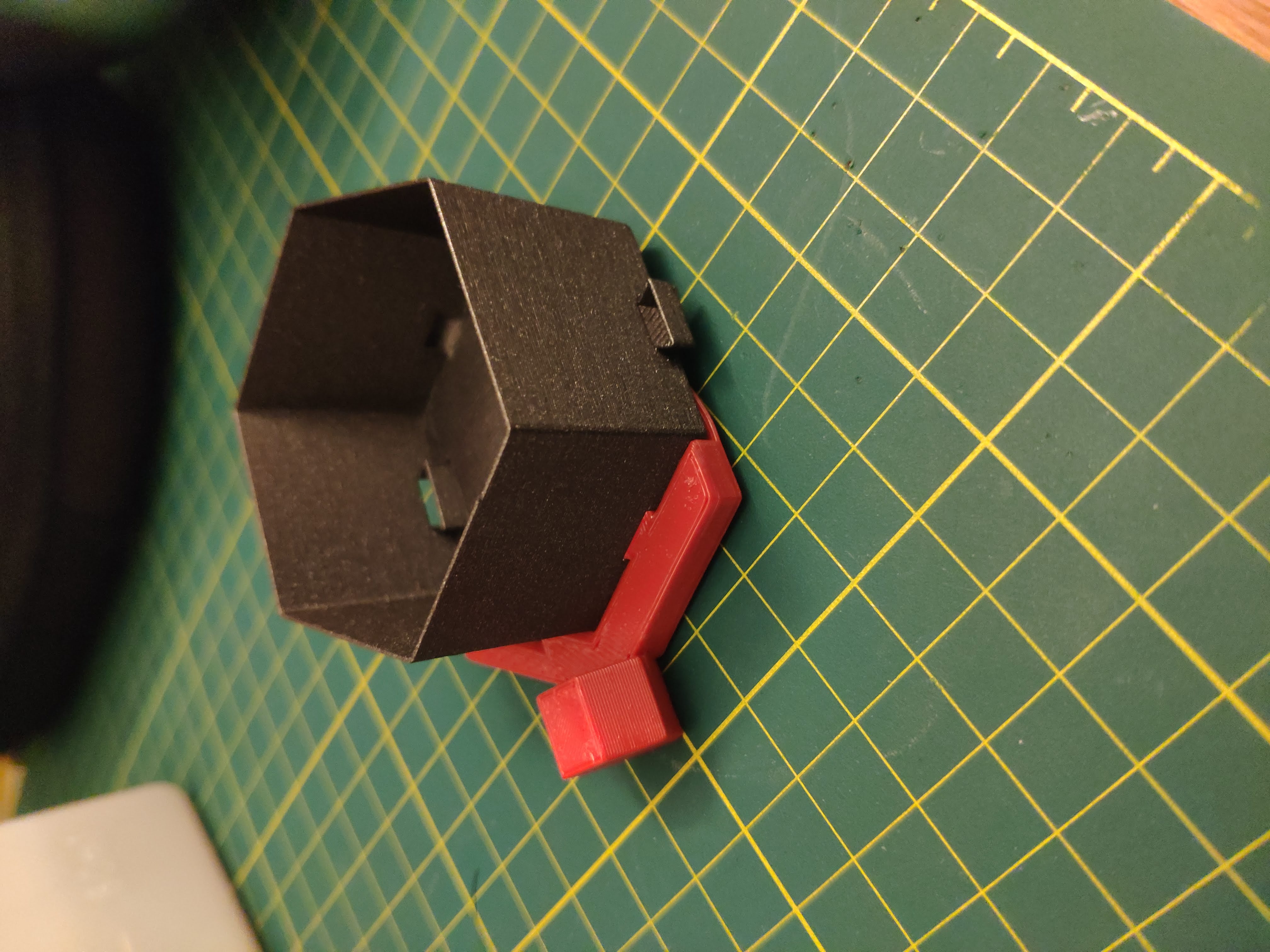 Honeycomb Storage Wall adapter for Interlocking Honeycomb Pots