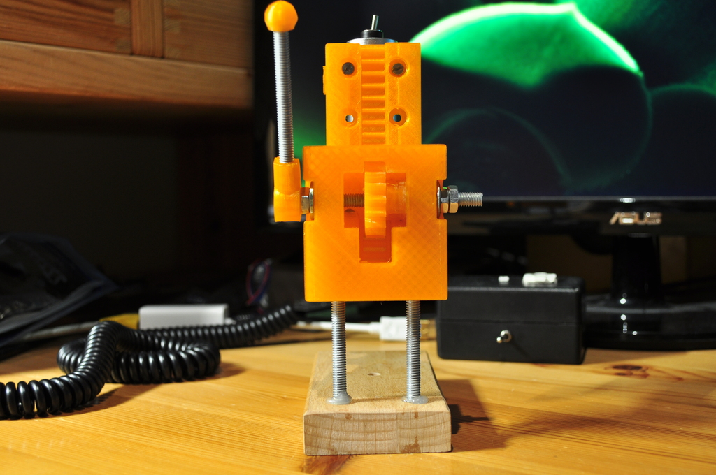 Miniatura 10 do modelo 3D Mini Drill Press for PCB Drill