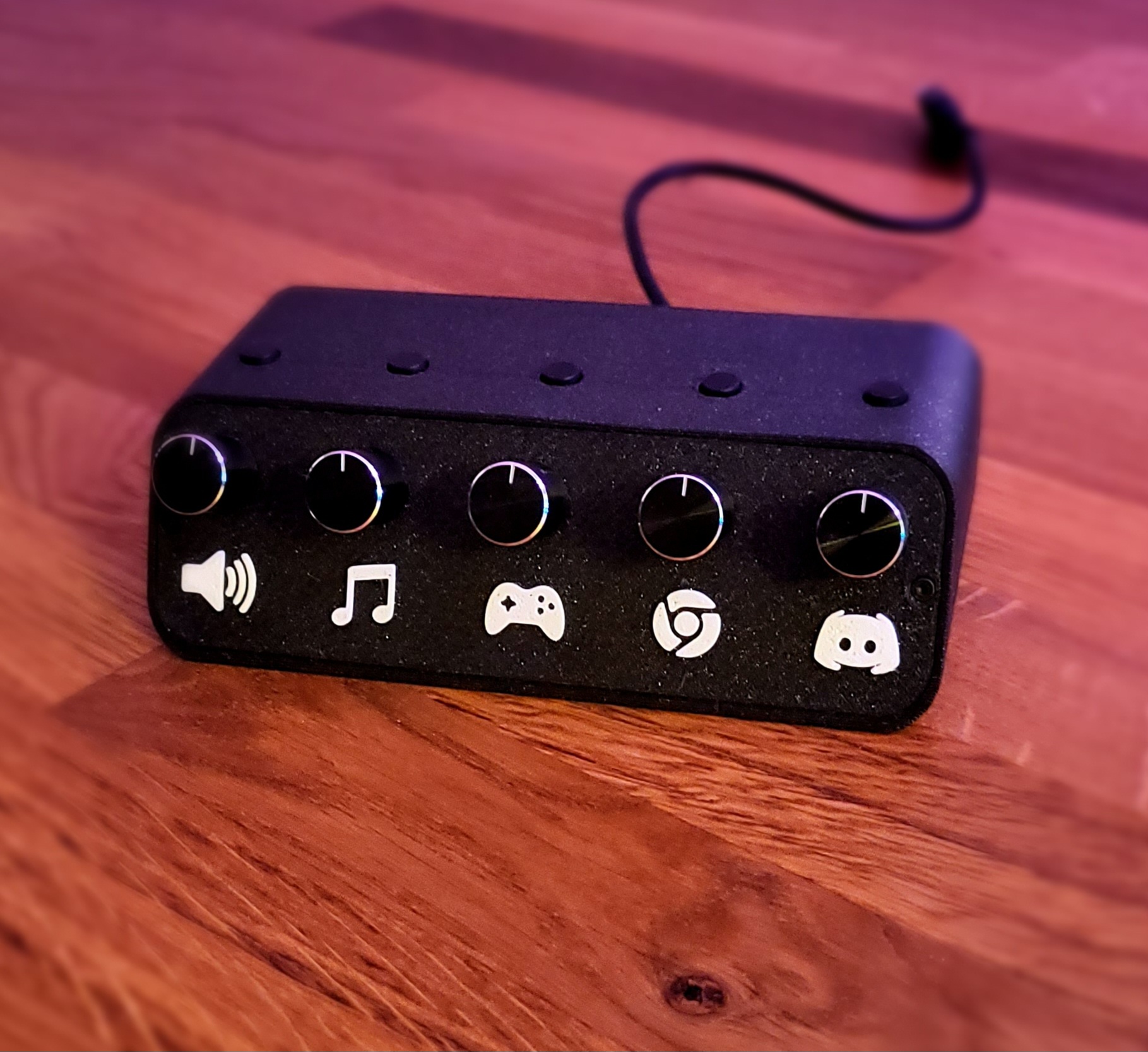 Desktop Volume Mixer - DeeJ