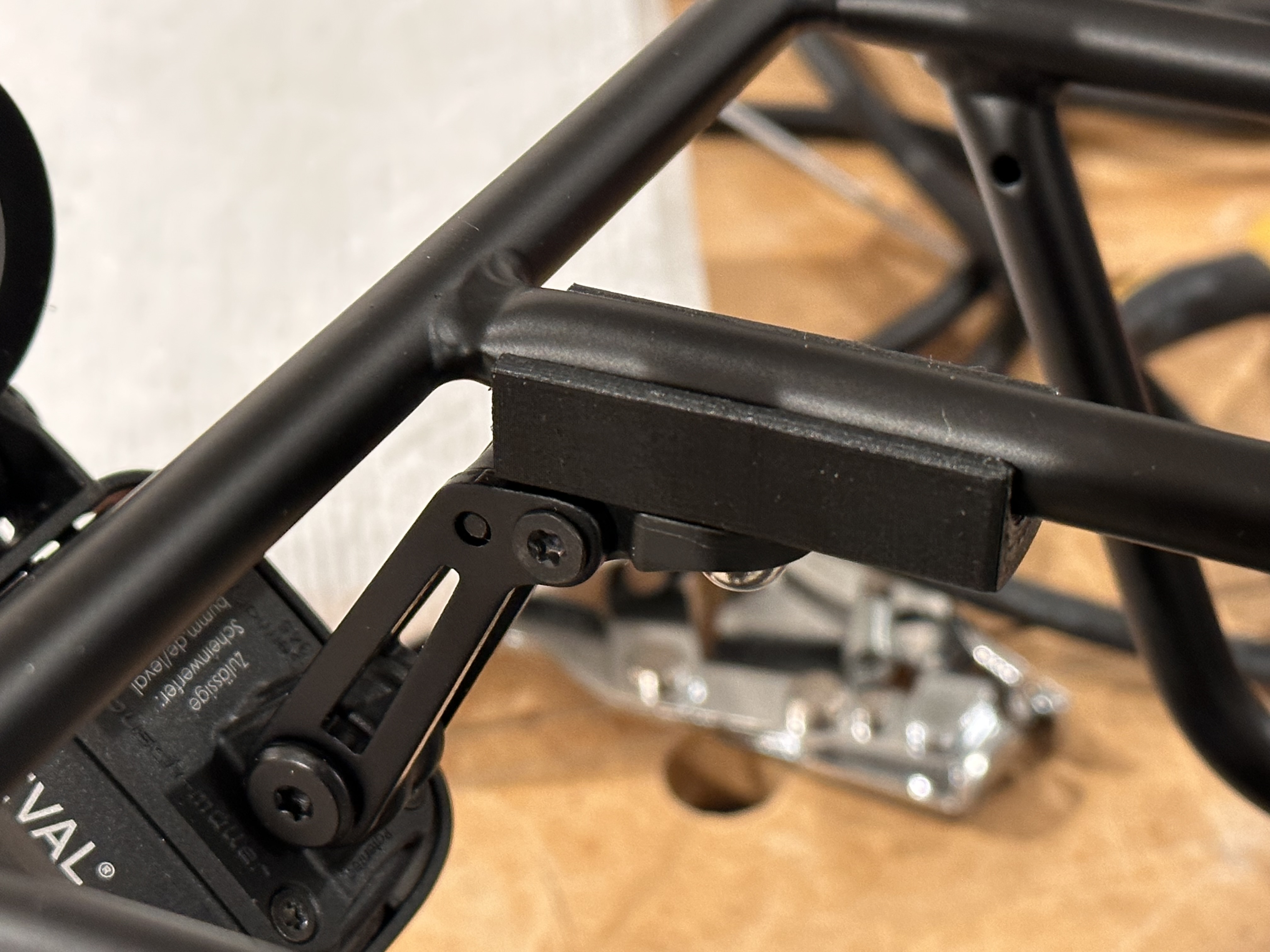 LEVAL E-Bike light holder to Soma front rack adapter
