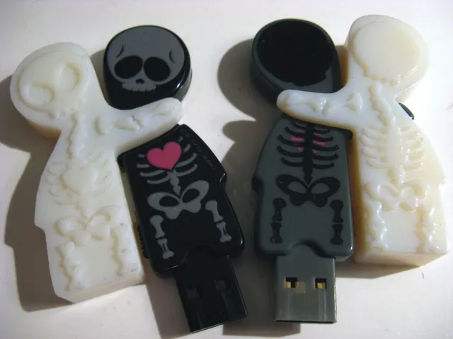 Skeleton USB Buddy