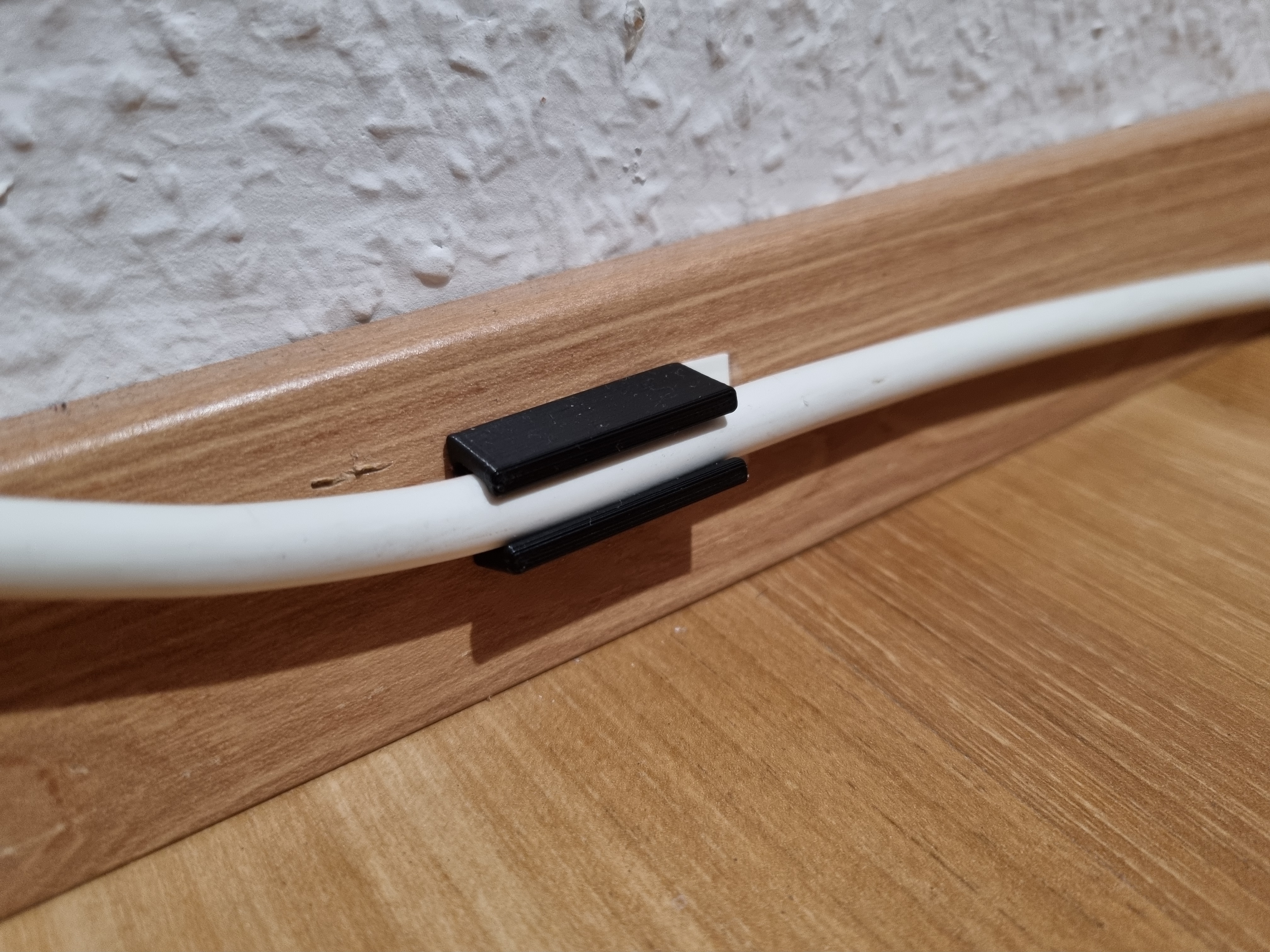 Miniatura 2 do modelo 3D Simple Cable Clip