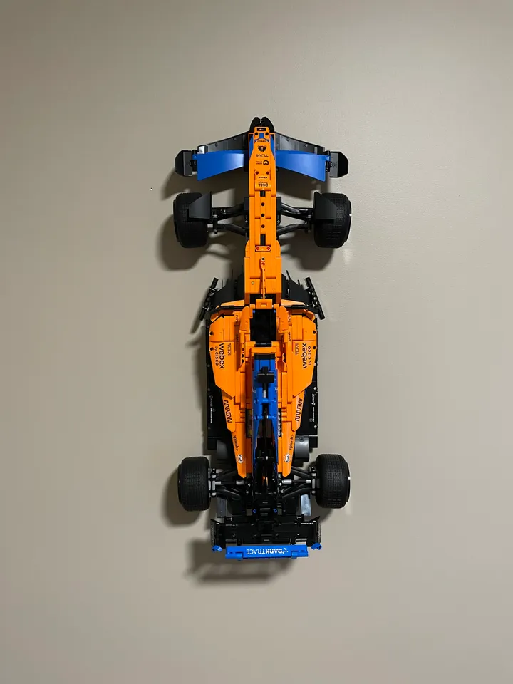 STL file Lego Technics 2022 McLaren F1 Car desk stand 🚗・3D print