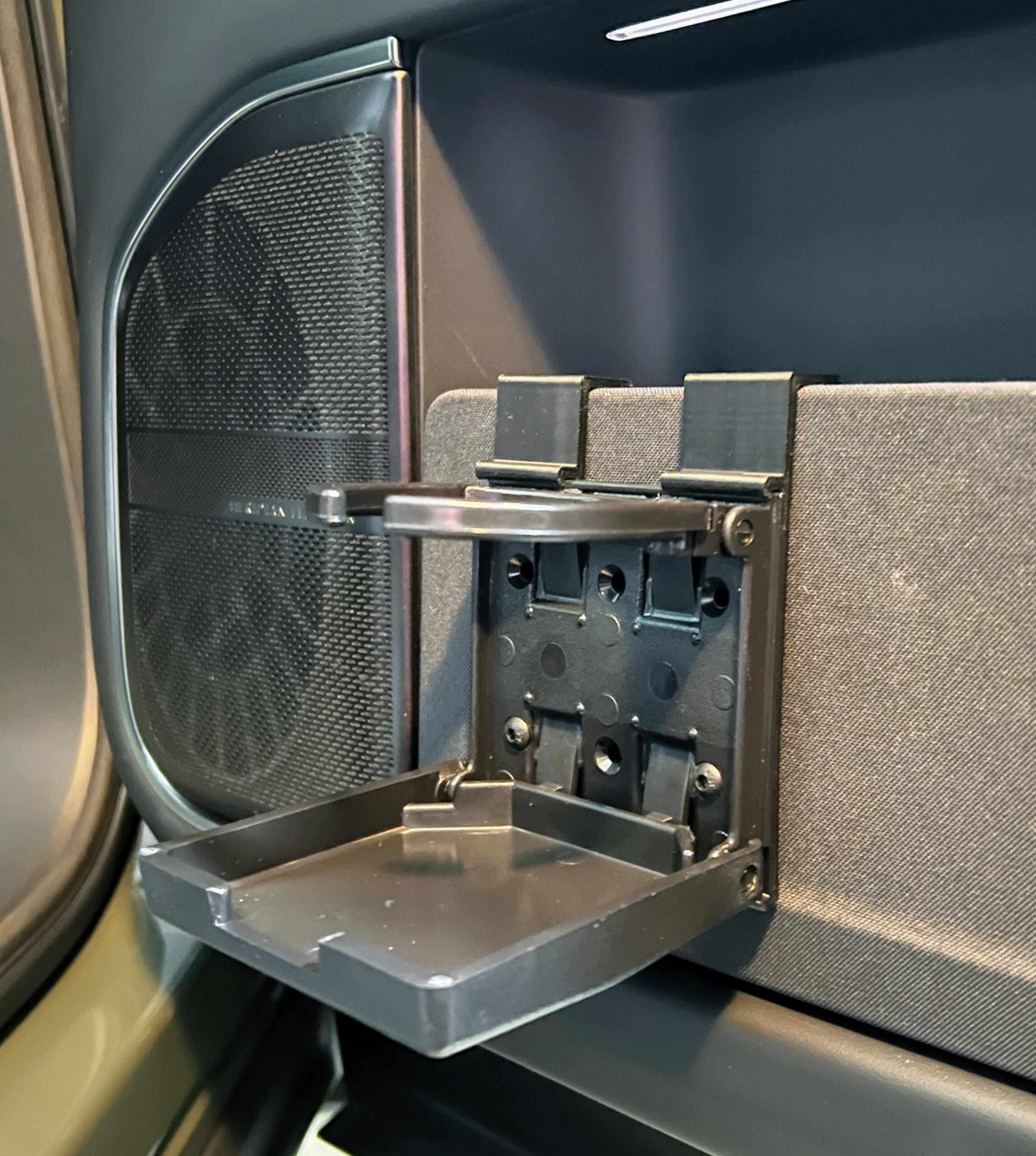opensourceev-aux-cup-holder-mount-for-rivian-r1t-r1s-by-rob