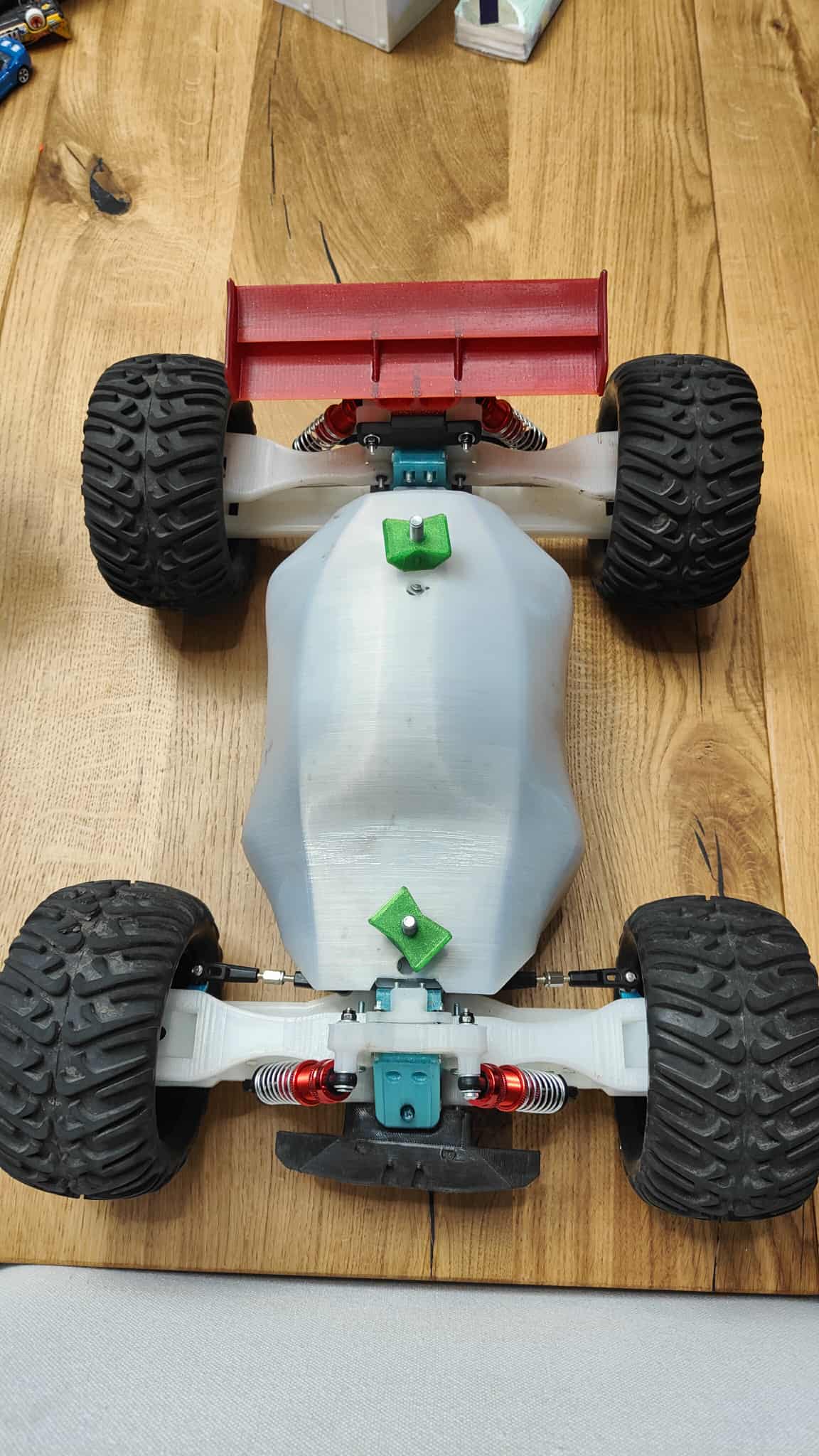 RUDE/Robak V2 RC Car - D3542 | 80mm Shocks
