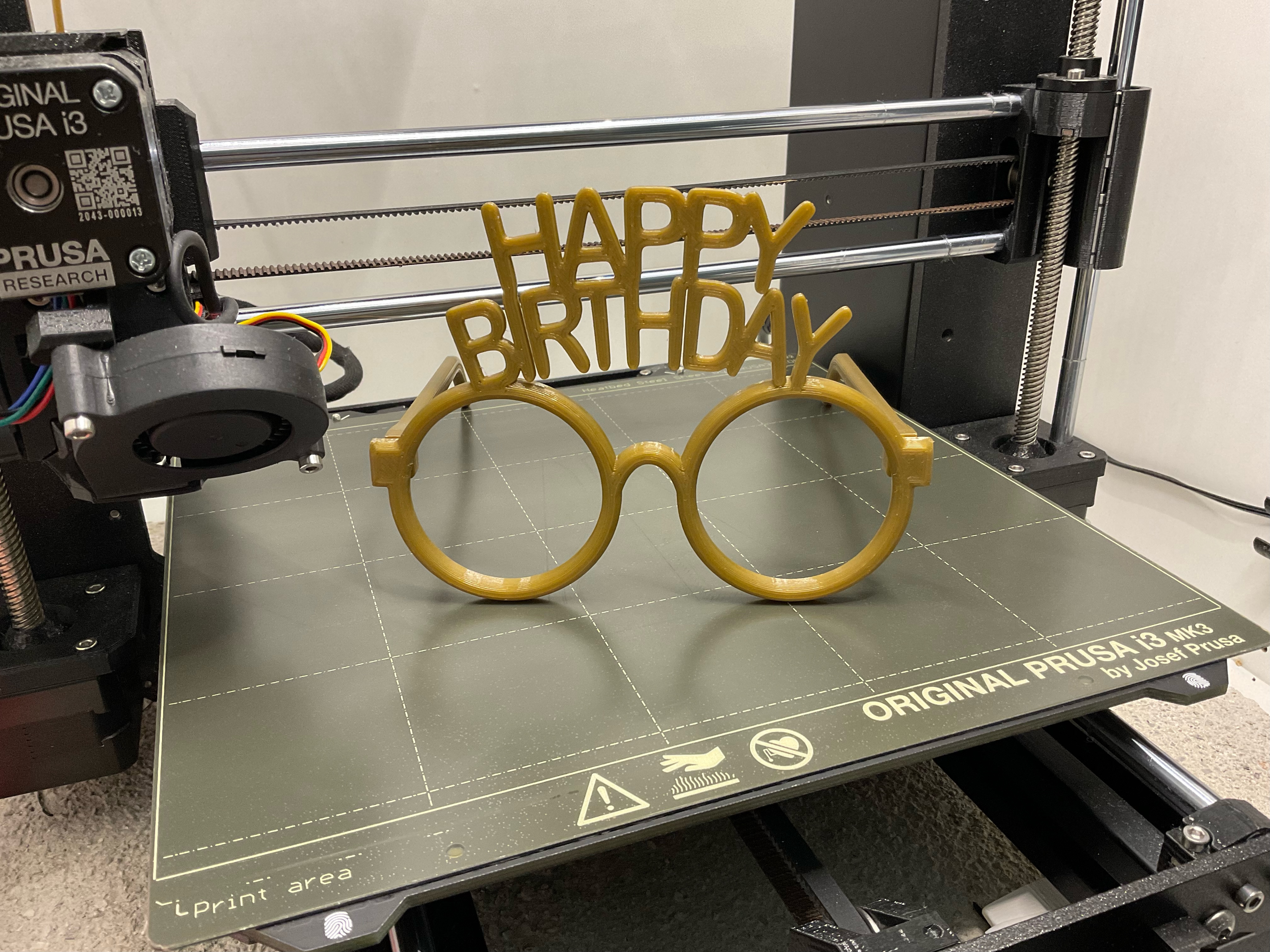 Miniatura 2 do modelo 3D Happy Birthday Frames Glasses