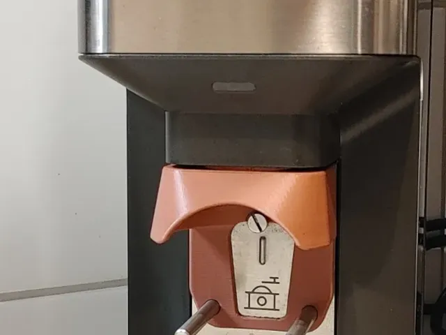 Lelit William PL72 coffee chute