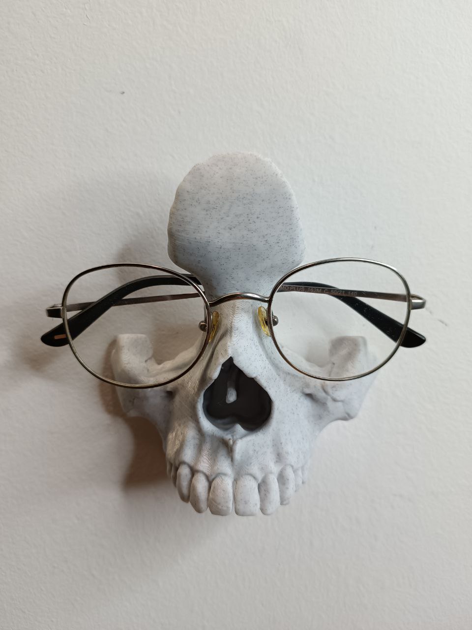 Skull holder for glasses / Cráneo soporte para gafas by Eleazar 3DinPlastic, Download free STL model