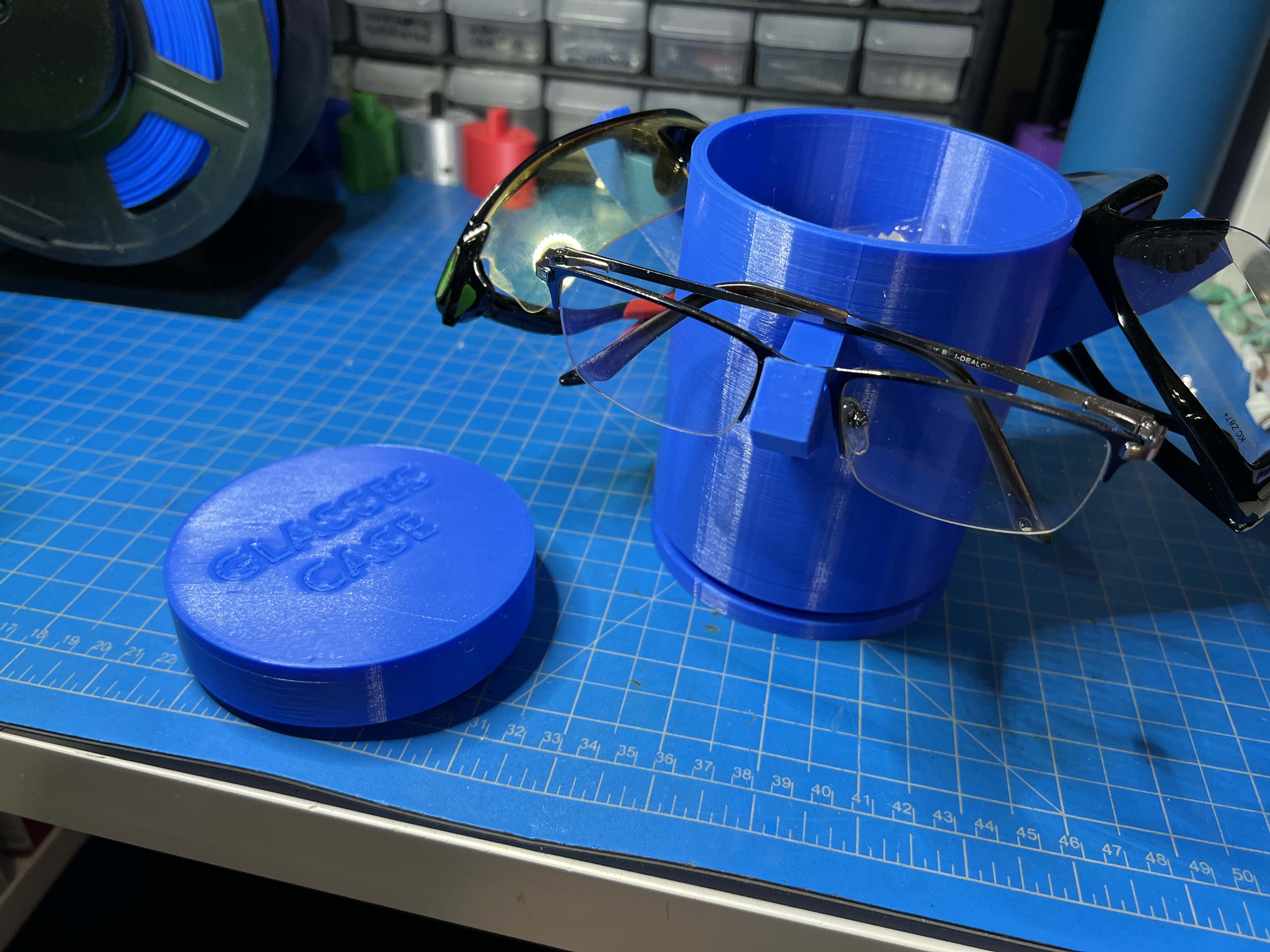 Miniatura 8 do modelo 3D Glasses Holder Round case