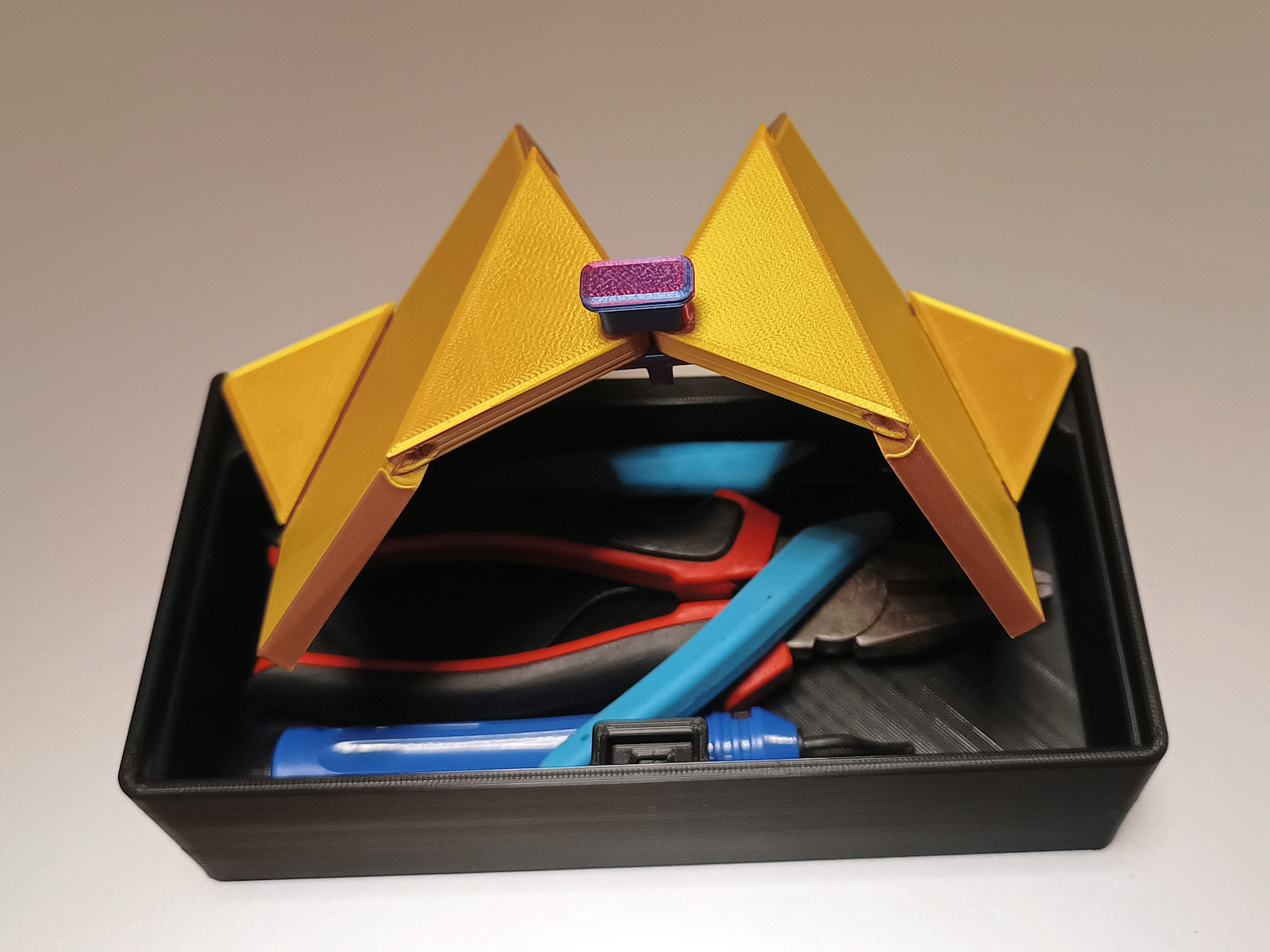 Miniatura 5 do modelo 3D Solid storage box with origami folding lids.