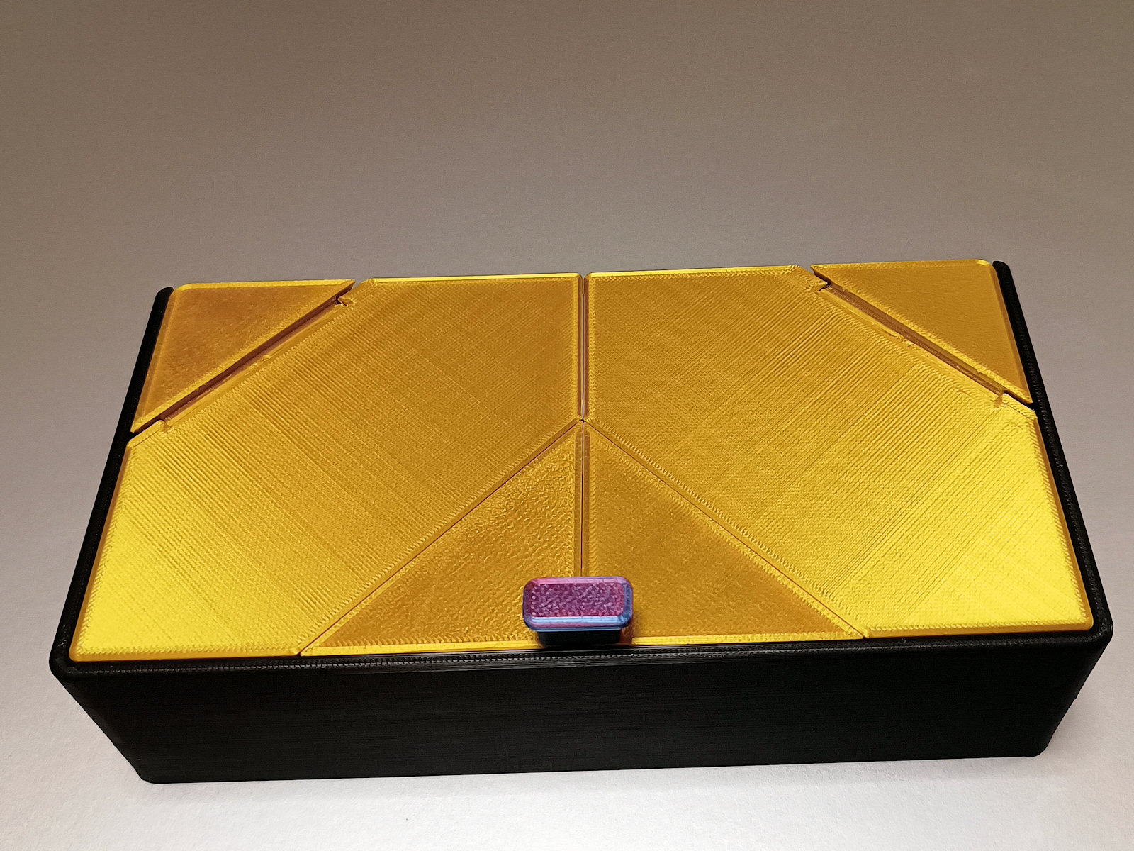Miniatura 7 do modelo 3D Solid storage box with origami folding lids.