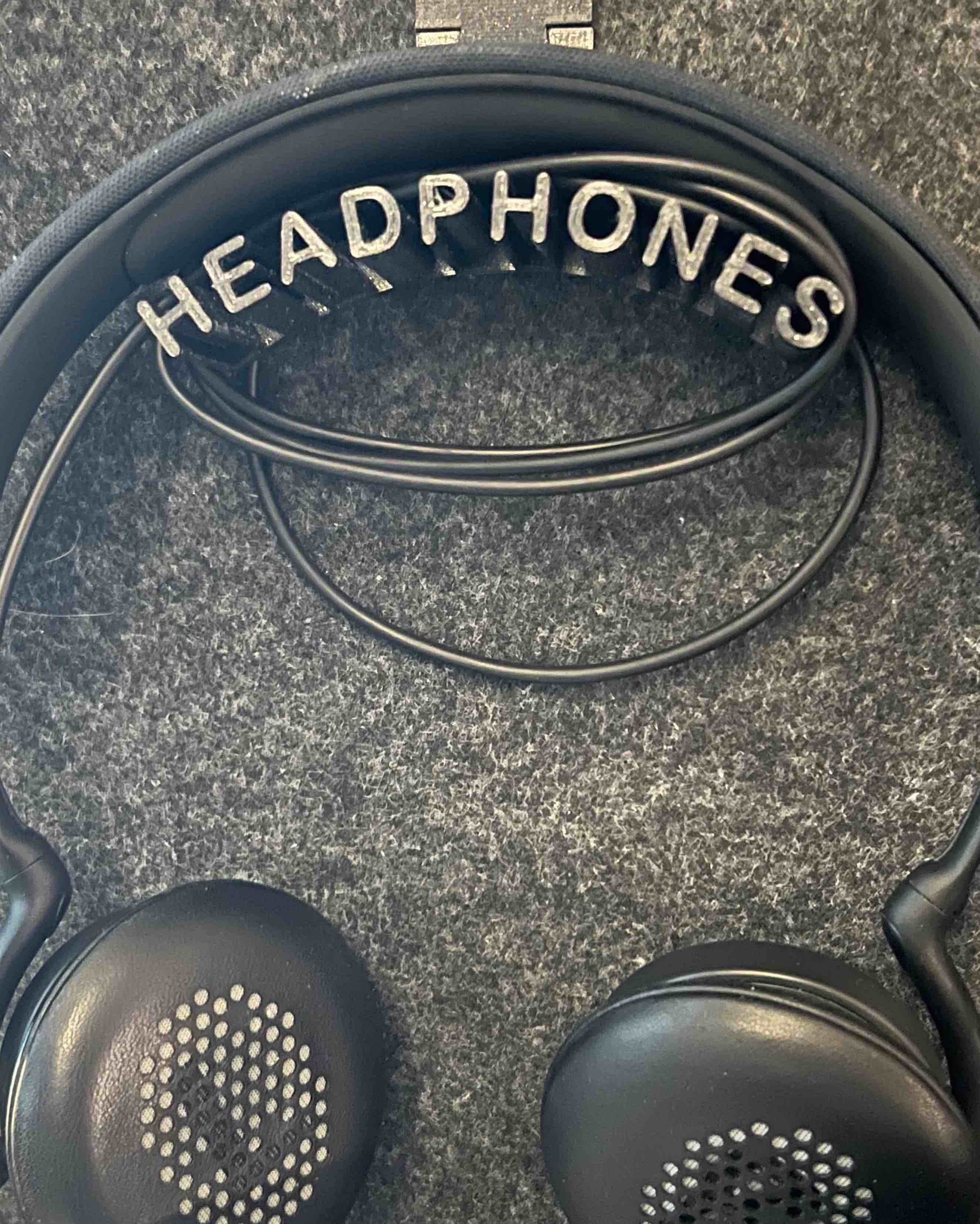 Headphones Holder for Ikea Bekant desk screen (Kopfhoererhalter) by